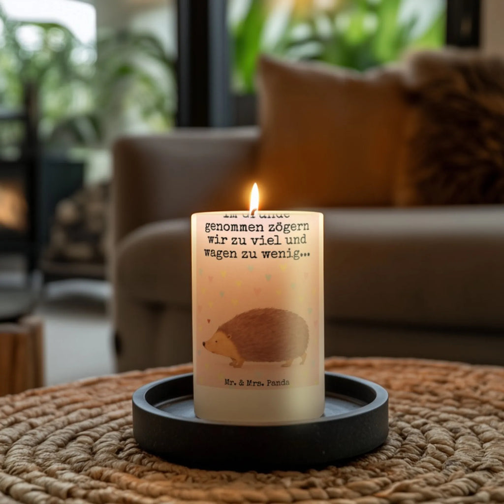 Kerze Igel Herzen Design Kerze Mit Prägung, Trauerkerze, Duftkerze, Dinnerkerzenpaar, Streukerze, Kerze Mit Spruch, Metall-Kerze, Kerze Für Geburtstag, Grablicht, Handgegossene Kerze, Fair-Trade-Kerze, Votivkerze, Kerze Mit Gravur, Bio-Kerze, Stabkerze, Kerze Mit Fotoeinleger, Teelicht, Kerze Für Kommunion, Handgemachte Kerze, Andachtskerze, Grabkerze, Laternenkerze, Kerze Für Taufe, Gedenkkerze, Kerze Für Hochzeit, Kerze, Dinnerkerze, Glas-Kerze, Kerze Für Weihnachten, Kerze Für Firmung, Tischkerze, Tafelkerze, Gartenkerze, Stumpenkerzen-Set, Kerze Als Gastgeschenk, Kerze Für Advent, Blockkerze, Kerze Für Ostern, Sojawachskerze, Outdoor-Kerze, Kerze Mit Namensgravur, Kerze Mit Motiv, Stearin­kerze, Stumpenkerze, Kerze Mit Duft, Kerze Ohne Duft, Tiermotive, Gute Laune, lustige Sprüche, Tiere, Leben, Herz, Kuss, Herzen, Liebe, Igel, Vertrauen