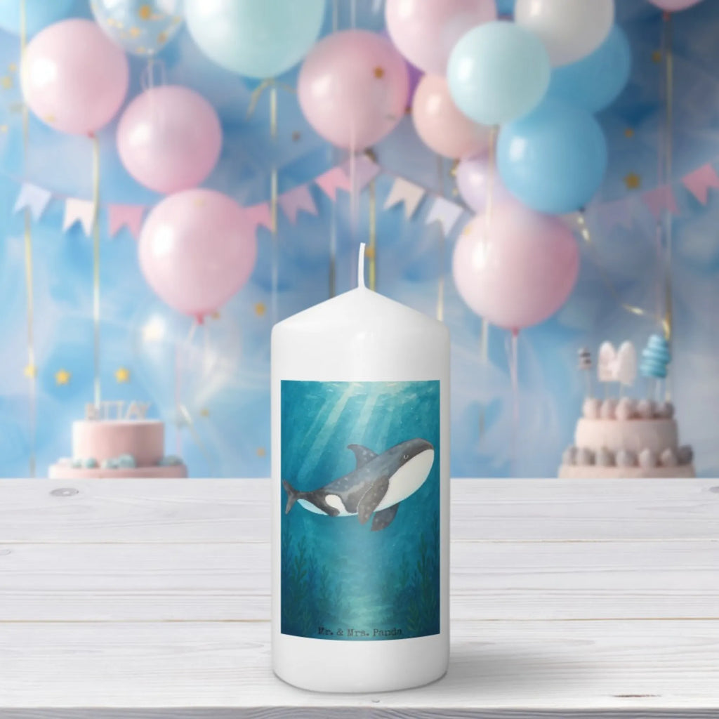 Kerze Orca Design Stearin­kerze, Stumpenkerze, Kerze Für Taufe, Stabkerze, Grabkerze, Kerze Mit Spruch, Streukerze, Kerze Für Firmung, Kerze Mit Fotoeinleger, Kerze Für Kommunion, Andachtskerze, Teelicht, Outdoor-Kerze, Kerze Für Geburtstag, Gartenkerze, Fair-Trade-Kerze, Kerze Ohne Duft, Kerze Für Weihnachten, Kerze Mit Prägung, Kerze Mit Namensgravur, Sojawachskerze, Handgemachte Kerze, Stumpenkerzen-Set, Kerze Für Hochzeit, Dinnerkerze, Dinnerkerzenpaar, Grablicht, Blockkerze, Laternenkerze, Tafelkerze, Kerze Für Ostern, Kerze, Votivkerze, Kerze Mit Gravur, Kerze Für Advent, Kerze Mit Motiv, Trauerkerze, Kerze Mit Duft, Handgegossene Kerze, Kerze Als Gastgeschenk, Duftkerze, Metall-Kerze, Tischkerze, Gedenkkerze, Glas-Kerze, Bio-Kerze, Meerestiere, Meer, Urlaub, Neustart, Selbstliebe, Startup, Motivation, Arbeit, Möglichkeiten, Orca, Wal, Killerwal, Orcas, Büro