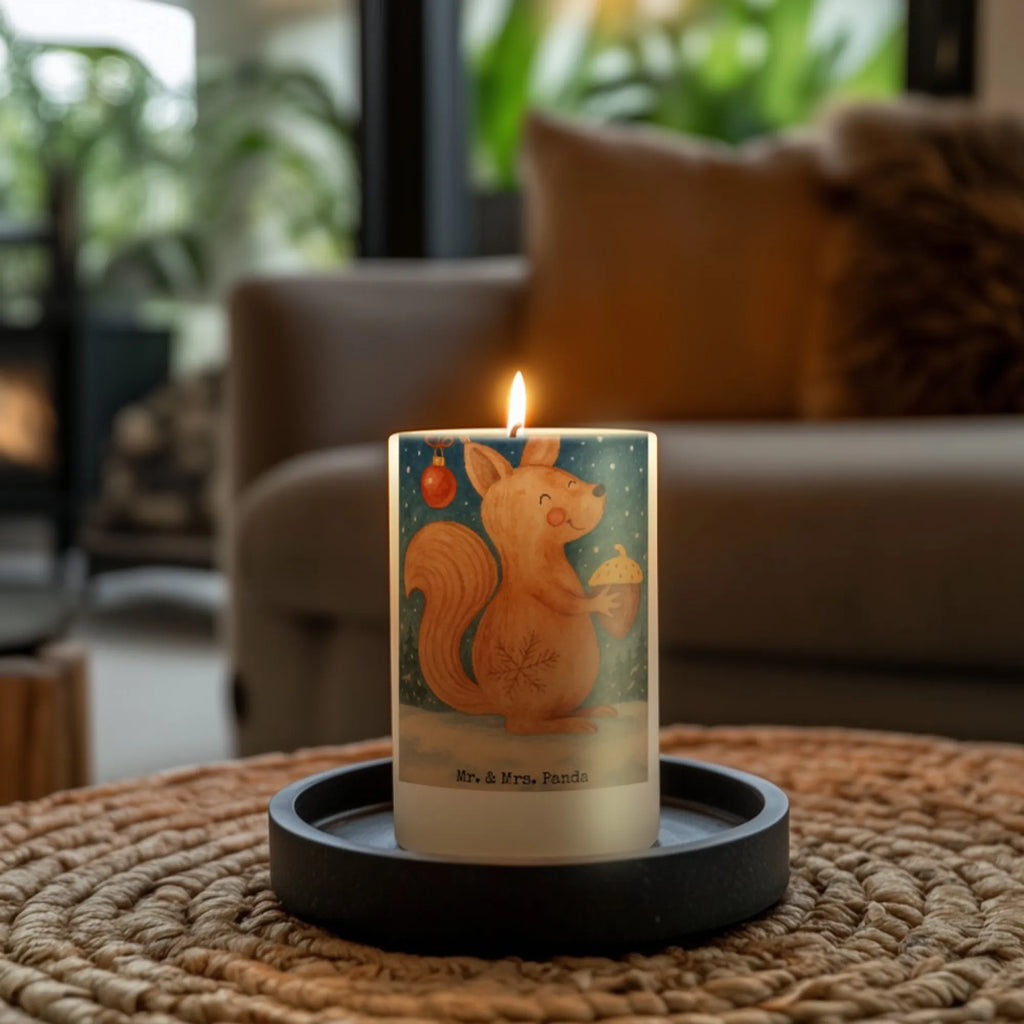 Kerze Eichhörnchen Weihnachten Design Gedenkkerze, Teelicht, Kerze Für Firmung, Tischkerze, Fair-Trade-Kerze, Kerze Für Kommunion, Gartenkerze, Stearin­kerze, Kerze Mit Prägung, Duftkerze, Glas-Kerze, Kerze Für Geburtstag, Trauerkerze, Streukerze, Dinnerkerze, Kerze Mit Duft, Handgegossene Kerze, Outdoor-Kerze, Metall-Kerze, Votivkerze, Kerze, Laternenkerze, Grablicht, Stumpenkerze, Kerze Mit Fotoeinleger, Kerze Für Weihnachten, Kerze Als Gastgeschenk, Handgemachte Kerze, Kerze Mit Motiv, Andachtskerze, Kerze Mit Gravur, Kerze Für Ostern, Blockkerze, Grabkerze, Kerze Mit Spruch, Kerze Für Taufe, Kerze Für Hochzeit, Sojawachskerze, Kerze Mit Namensgravur, Dinnerkerzenpaar, Stabkerze, Tafelkerze, Kerze Für Advent, Kerze Ohne Duft, Bio-Kerze, Stumpenkerzen-Set, Winter, Weihnachten, Weihnachtsdeko, Nikolaus, Advent, Heiligabend, Wintermotiv, Guten Rutsch, Frohe Weihnachten, Weihnachtsgruß, Frohes neues Jahr, Weihnachtsmotiv, Neujahr, Vogel