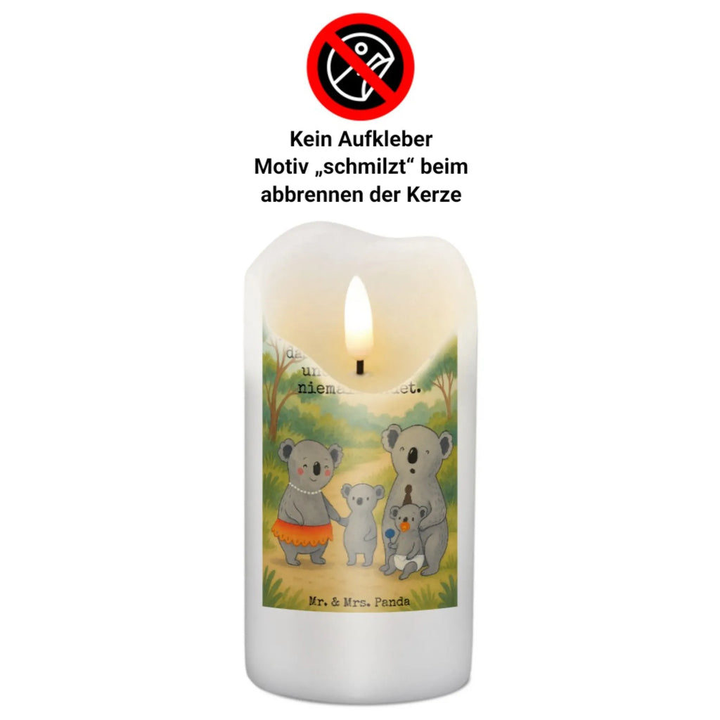 Kerze Koala Familie Design Metall-Kerze, Trauerkerze, Handgemachte Kerze, Blockkerze, Bio-Kerze, Kerze Ohne Duft, Kerze Für Firmung, Andachtskerze, Kerze Für Advent, Laternenkerze, Kerze, Kerze Mit Fotoeinleger, Kerze Für Geburtstag, Stearin­kerze, Stabkerze, Kerze Mit Spruch, Tischkerze, Kerze Mit Prägung, Kerze Mit Duft, Kerze Für Ostern, Kerze Mit Namensgravur, Kerze Als Gastgeschenk, Dinnerkerzenpaar, Dinnerkerze, Kerze Für Taufe, Stumpenkerze, Gartenkerze, Glas-Kerze, Kerze Für Weihnachten, Kerze Für Kommunion, Duftkerze, Kerze Für Hochzeit, Grabkerze, Tafelkerze, Stumpenkerzen-Set, Sojawachskerze, Handgegossene Kerze, Outdoor-Kerze, Streukerze, Gedenkkerze, Votivkerze, Kerze Mit Gravur, Kerze Mit Motiv, Fair-Trade-Kerze, Teelicht, Grablicht, Familie, Vatertag, Muttertag, Bruder, Schwester, Mama, Papa, Oma, Opa, Geschwister, Kinder, Family, Koala, Koalas, Familienleben