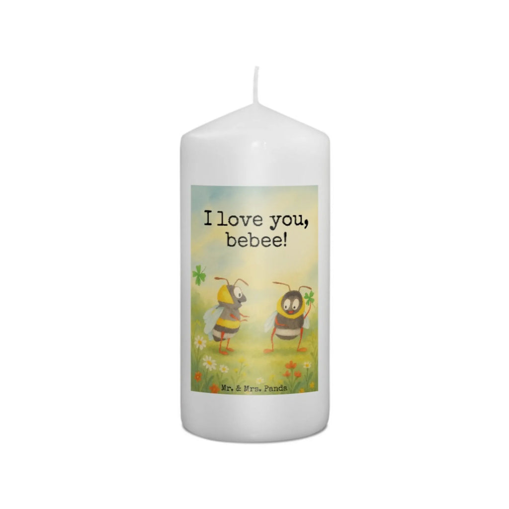 Kerze Bienen Paar Design Kerze Für Advent, Kerze, Kerze Für Weihnachten, Outdoor-Kerze, Stumpenkerzen-Set, Duftkerze, Kerze Für Ostern, Stumpenkerze, Tischkerze, Kerze Für Firmung, Kerze Mit Gravur, Stabkerze, Kerze Mit Motiv, Trauerkerze, Kerze Mit Duft, Handgemachte Kerze, Dinnerkerzenpaar, Fair-Trade-Kerze, Kerze Für Geburtstag, Kerze Mit Fotoeinleger, Tafelkerze, Stearin­kerze, Votivkerze, Blockkerze, Teelicht, Gedenkkerze, Grablicht, Metall-Kerze, Kerze Ohne Duft, Gartenkerze, Laternenkerze, Kerze Für Kommunion, Streukerze, Kerze Als Gastgeschenk, Kerze Für Hochzeit, Kerze Mit Namensgravur, Grabkerze, Kerze Mit Spruch, Sojawachskerze, Dinnerkerze, Bio-Kerze, Handgegossene Kerze, Kerze Für Taufe, Glas-Kerze, Andachtskerze, Kerze Mit Prägung, Liebe, Partner, Freund, Freundin, Ehemann, Ehefrau, Heiraten, Verlobung, Heiratsantrag, Liebesgeschenk, Jahrestag, Hocheitstag, Geschenk für Frauen, Geschenk für Partner, Geschenk für Freundin, Valentinstag, Hochzeitstag, Schildkröten, verliebte Schildkröten, für Ehemann, für Männer, Mitbringsel, Liebesbeweis