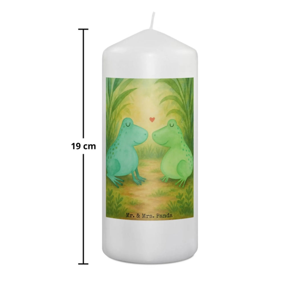 Kerze Frosch Liebe Design Kerze, Tafelkerze, Kerze Für Weihnachten, Votivkerze, Kerze Für Taufe, Stumpenkerzen-Set, Tischkerze, Gartenkerze, Laternenkerze, Kerze Für Ostern, Dinnerkerzenpaar, Outdoor-Kerze, Bio-Kerze, Kerze Ohne Duft, Dinnerkerze, Metall-Kerze, Grablicht, Kerze Als Gastgeschenk, Kerze Für Firmung, Kerze Für Advent, Handgegossene Kerze, Kerze Für Kommunion, Streukerze, Kerze Mit Gravur, Kerze Mit Spruch, Teelicht, Kerze Mit Prägung, Fair-Trade-Kerze, Kerze Für Hochzeit, Kerze Mit Motiv, Blockkerze, Andachtskerze, Stabkerze, Glas-Kerze, Gedenkkerze, Trauerkerze, Kerze Für Geburtstag, Kerze Mit Duft, Handgemachte Kerze, Sojawachskerze, Kerze Mit Fotoeinleger, Duftkerze, Grabkerze, Kerze Mit Namensgravur, Stumpenkerze, Stearin­kerze, Liebe, Partner, Freund, Freundin, Ehemann, Ehefrau, Heiraten, Verlobung, Heiratsantrag, Liebesgeschenk, Jahrestag, Hocheitstag, Liebesbeweis, Verheiratet, Froschkönig, Frösche, Geschenk Hochzeit, Verlobt, Fröschchen, Hochzeitstag, Geschenk Freundin, Frosch, Verliebt, Geschenk Freund