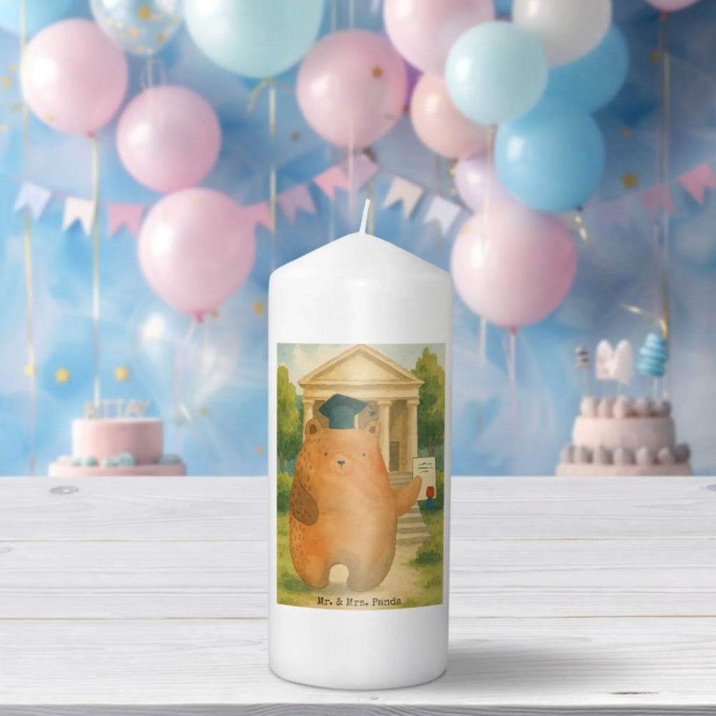 Kerze Bär Prüfung Design Kerze Für Taufe, Blockkerze, Stabkerze, Metall-Kerze, Stumpenkerze, Kerze Mit Gravur, Kerze Für Ostern, Tischkerze, Kerze Mit Prägung, Sojawachskerze, Bio-Kerze, Tafelkerze, Stearin­kerze, Kerze, Andachtskerze, Duftkerze, Votivkerze, Teelicht, Gartenkerze, Fair-Trade-Kerze, Kerze Mit Spruch, Glas-Kerze, Kerze Für Hochzeit, Kerze Als Gastgeschenk, Grabkerze, Stumpenkerzen-Set, Laternenkerze, Kerze Für Weihnachten, Kerze Für Firmung, Kerze Mit Duft, Kerze Für Geburtstag, Kerze Mit Motiv, Grablicht, Streukerze, Kerze Mit Fotoeinleger, Kerze Für Advent, Dinnerkerzenpaar, Handgemachte Kerze, Gedenkkerze, Kerze Für Kommunion, Dinnerkerze, Handgegossene Kerze, Kerze Mit Namensgravur, Kerze Ohne Duft, Trauerkerze, Outdoor-Kerze, Bär, Teddy, Teddybär, Zeugnis, Prüfungen, Abschluss, Abschlusszeugnis, Abitur, Prüfung bestanden