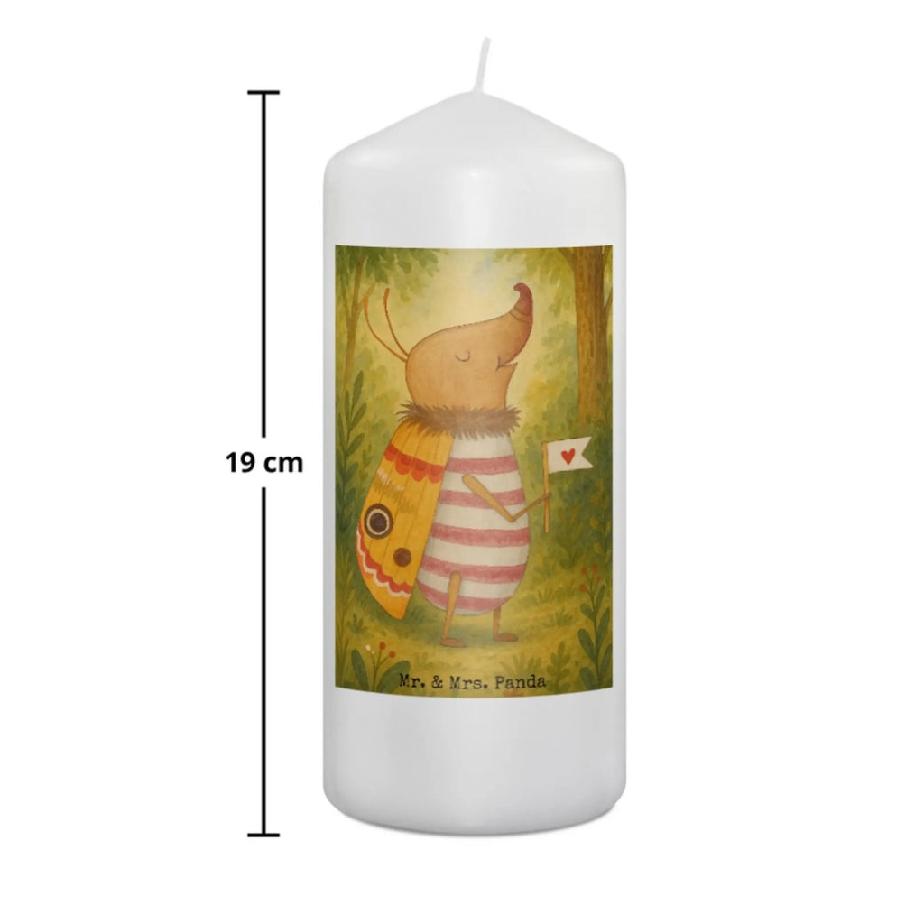 Kerze Nachtfalter Fähnchen Design Kerze Mit Fotoeinleger, Handgemachte Kerze, Trauerkerze, Stumpenkerzen-Set, Andachtskerze, Tafelkerze, Kerze Mit Motiv, Kerze Für Kommunion, Sojawachskerze, Kerze Für Ostern, Gartenkerze, Kerze, Teelicht, Outdoor-Kerze, Kerze Als Gastgeschenk, Metall-Kerze, Kerze Für Geburtstag, Fair-Trade-Kerze, Kerze Für Weihnachten, Kerze Für Advent, Glas-Kerze, Grablicht, Blockkerze, Kerze Mit Prägung, Laternenkerze, Kerze Für Taufe, Kerze Mit Spruch, Votivkerze, Kerze Mit Duft, Handgegossene Kerze, Stabkerze, Kerze Für Firmung, Stearin­kerze, Kerze Ohne Duft, Stumpenkerze, Bio-Kerze, Kerze Mit Namensgravur, Kerze Mit Gravur, Grabkerze, Kerze Für Hochzeit, Duftkerze, Dinnerkerzenpaar, Streukerze, Dinnerkerze, Gedenkkerze, Tischkerze, Tiermotive, Gute Laune, lustige Sprüche, Tiere, Spruch lustig, Spruch witzig, Nachtfalter, süß, niedlich, Küche Deko, Was kostet die Welt, Käfer