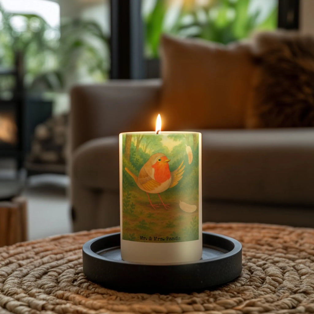 Kerze Rotkehlchen Federn Design Kerze Für Weihnachten, Handgegossene Kerze, Stabkerze, Andachtskerze, Kerze, Kerze Mit Motiv, Votivkerze, Kerze Für Hochzeit, Kerze Als Gastgeschenk, Duftkerze, Kerze Mit Duft, Fair-Trade-Kerze, Dinnerkerze, Kerze Für Firmung, Kerze Für Advent, Gartenkerze, Gedenkkerze, Laternenkerze, Grablicht, Metall-Kerze, Stearin­kerze, Kerze Ohne Duft, Kerze Mit Prägung, Kerze Für Taufe, Stumpenkerze, Kerze Für Geburtstag, Kerze Für Kommunion, Handgemachte Kerze, Sojawachskerze, Stumpenkerzen-Set, Outdoor-Kerze, Trauerkerze, Kerze Mit Gravur, Tafelkerze, Tischkerze, Kerze Für Ostern, Kerze Mit Namensgravur, Grabkerze, Glas-Kerze, Dinnerkerzenpaar, Kerze Mit Fotoeinleger, Kerze Mit Spruch, Teelicht, Streukerze, Blockkerze, Bio-Kerze, Tiermotive, Gute Laune, lustige Sprüche, Tiere, Rotkehlchen, fliegen, Spruch Mut, Motivationsbilder, What if i fall, Motivation Sprüche, Spruch Motivation, Vogel