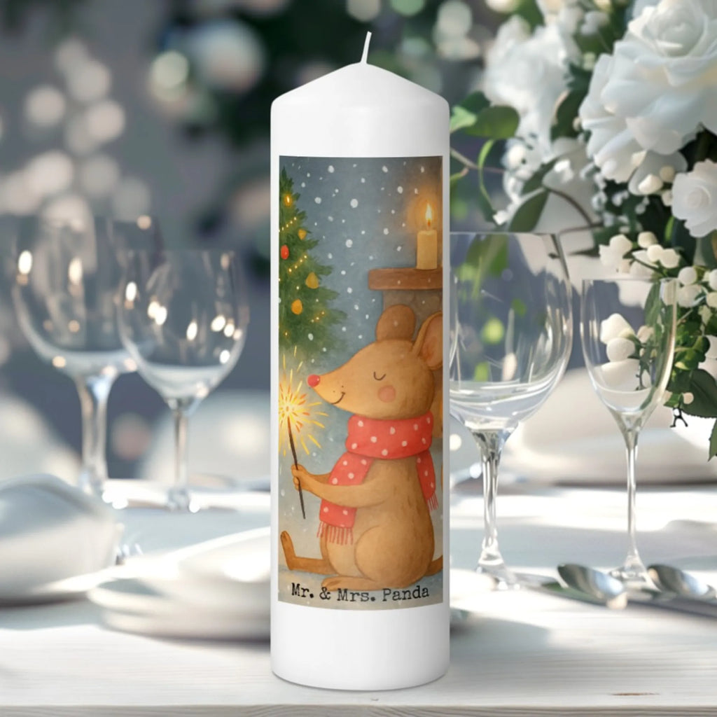 Kerze Maus Weihnachten Design Dekokerze, Osterkerze, Stumpenkerze, Dinnerkerze, Tischkerze, Kommunionskerze, Geburtskerze, Erinnerungskerze, Adventskerze, Tafelkerze, Zylinderkerze, Kerze Mit Spruch, Bedruckte Kerze, Dekorative Kerze, Schmuckkerze, Wunschkerze, Gartenkerze, Weihnachtskerze, Grosse Kerze, Erinnerungslicht, Handgemachte Kerze, Geburtstagskerze, Wachskerze, Laternenkerze, Hochzeitskerze, Blockkerze, Kerze Mit Motiv, Advent, Weihnachten, Nikolaus, Wintermotiv, Weihnachtsdeko, Heiligabend, Winter, Frohe Weihnachten, Weihnachtsmotiv, Mäuschen, Weihnachtsgruß, Weihnachtswunder, Maus