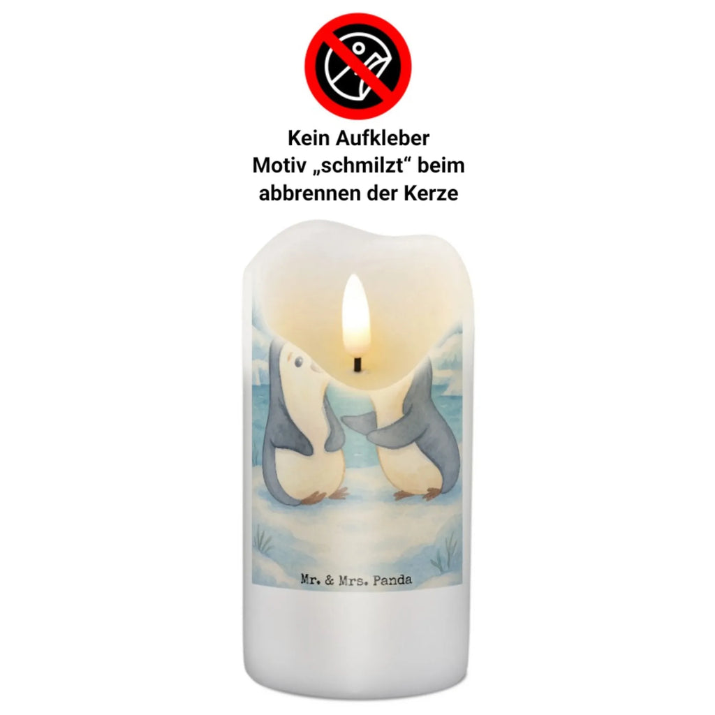 Kerze Pinguine trösten Design Grablicht, Kerze Ohne Duft, Laternenkerze, Streukerze, Kerze Für Kommunion, Dinnerkerzenpaar, Duftkerze, Stearin­kerze, Kerze Mit Gravur, Gartenkerze, Kerze Mit Namensgravur, Gedenkkerze, Kerze Für Weihnachten, Metall-Kerze, Sojawachskerze, Glas-Kerze, Tischkerze, Kerze, Kerze Mit Prägung, Handgemachte Kerze, Trauerkerze, Kerze Mit Spruch, Teelicht, Kerze Für Taufe, Andachtskerze, Stabkerze, Kerze Für Geburtstag, Stumpenkerze, Kerze Für Firmung, Handgegossene Kerze, Blockkerze, Fair-Trade-Kerze, Kerze Mit Duft, Kerze Als Gastgeschenk, Kerze Für Ostern, Kerze Mit Motiv, Stumpenkerzen-Set, Bio-Kerze, Kerze Mit Fotoeinleger, Kerze Für Advent, Outdoor-Kerze, Kerze Für Hochzeit, Votivkerze, Dinnerkerze, Grabkerze, Tafelkerze, Liebe, Partner, Freund, Freundin, Ehemann, Ehefrau, Heiraten, Verlobung, Heiratsantrag, Liebesgeschenk, Jahrestag, Hocheitstag, für Männer, Geschenk für Partner, Hochzeitstag, Mitbringsel, Liebesbeweis, Geschenk für Freundin, Valentinstag, für Ehemann, Geschenk für Frauen