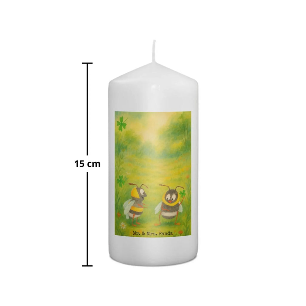 Kerze Hummeln Kleeblatt Design Andachtskerze, Teelicht, Streukerze, Kerze Für Taufe, Tafelkerze, Kerze Mit Fotoeinleger, Gartenkerze, Metall-Kerze, Kerze Für Ostern, Kerze Mit Spruch, Stearin­kerze, Kerze Für Weihnachten, Handgegossene Kerze, Dinnerkerzenpaar, Stumpenkerze, Glas-Kerze, Stabkerze, Stumpenkerzen-Set, Trauerkerze, Kerze Für Geburtstag, Handgemachte Kerze, Kerze Mit Gravur, Kerze, Kerze Als Gastgeschenk, Kerze Mit Prägung, Tischkerze, Kerze Für Hochzeit, Kerze Mit Namensgravur, Grabkerze, Laternenkerze, Kerze Mit Motiv, Blockkerze, Bio-Kerze, Outdoor-Kerze, Grablicht, Kerze Ohne Duft, Sojawachskerze, Kerze Für Kommunion, Duftkerze, Gedenkkerze, Kerze Mit Duft, Kerze Für Firmung, Fair-Trade-Kerze, Votivkerze, Dinnerkerze, Kerze Für Advent, Tiermotive, Gute Laune, lustige Sprüche, Tiere, Biene Deko, glücklich sein, Spruch fröhlich, Spruch schön, Spruch positiv, Hummel, Biene, glücklich werden