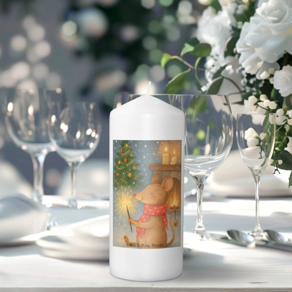 Kerze Maus Weihnachten Design Dekokerze, Osterkerze, Stumpenkerze, Dinnerkerze, Tischkerze, Kommunionskerze, Geburtskerze, Erinnerungskerze, Adventskerze, Tafelkerze, Zylinderkerze, Kerze Mit Spruch, Bedruckte Kerze, Dekorative Kerze, Schmuckkerze, Wunschkerze, Gartenkerze, Weihnachtskerze, Grosse Kerze, Erinnerungslicht, Handgemachte Kerze, Geburtstagskerze, Wachskerze, Laternenkerze, Hochzeitskerze, Blockkerze, Kerze Mit Motiv, Advent, Weihnachten, Nikolaus, Wintermotiv, Weihnachtsdeko, Heiligabend, Winter, Frohe Weihnachten, Weihnachtsmotiv, Mäuschen, Weihnachtsgruß, Weihnachtswunder, Maus