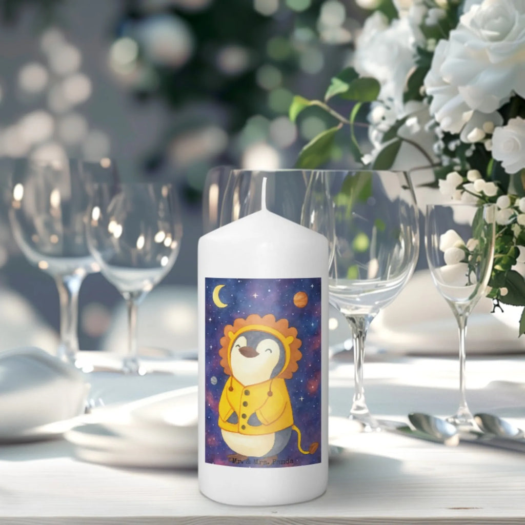 Kerze Löwe Astrologie Design Bio-Kerze, Kerze Mit Fotoeinleger, Fair-Trade-Kerze, Andachtskerze, Kerze Für Hochzeit, Stumpenkerze, Laternenkerze, Gartenkerze, Kerze Mit Gravur, Kerze Für Weihnachten, Grabkerze, Kerze Für Kommunion, Handgemachte Kerze, Handgegossene Kerze, Glas-Kerze, Kerze Für Geburtstag, Kerze Ohne Duft, Kerze Mit Spruch, Stumpenkerzen-Set, Streukerze, Teelicht, Stabkerze, Kerze Mit Namensgravur, Kerze Für Ostern, Dinnerkerze, Sojawachskerze, Kerze Mit Prägung, Outdoor-Kerze, Kerze Für Advent, Trauerkerze, Dinnerkerzenpaar, Kerze Für Taufe, Tafelkerze, Gedenkkerze, Kerze, Duftkerze, Blockkerze, Metall-Kerze, Stearin­kerze, Kerze Für Firmung, Kerze Als Gastgeschenk, Tischkerze, Kerze Mit Duft, Kerze Mit Motiv, Votivkerze, Grablicht, Tierkreiszeichen, Sternzeichen, Horoskop, Astrologie, Aszendent, Geburtstagsgeschenk, Geschenkidee zum Geburtstag, Sternzeichen Löwe, Löwe