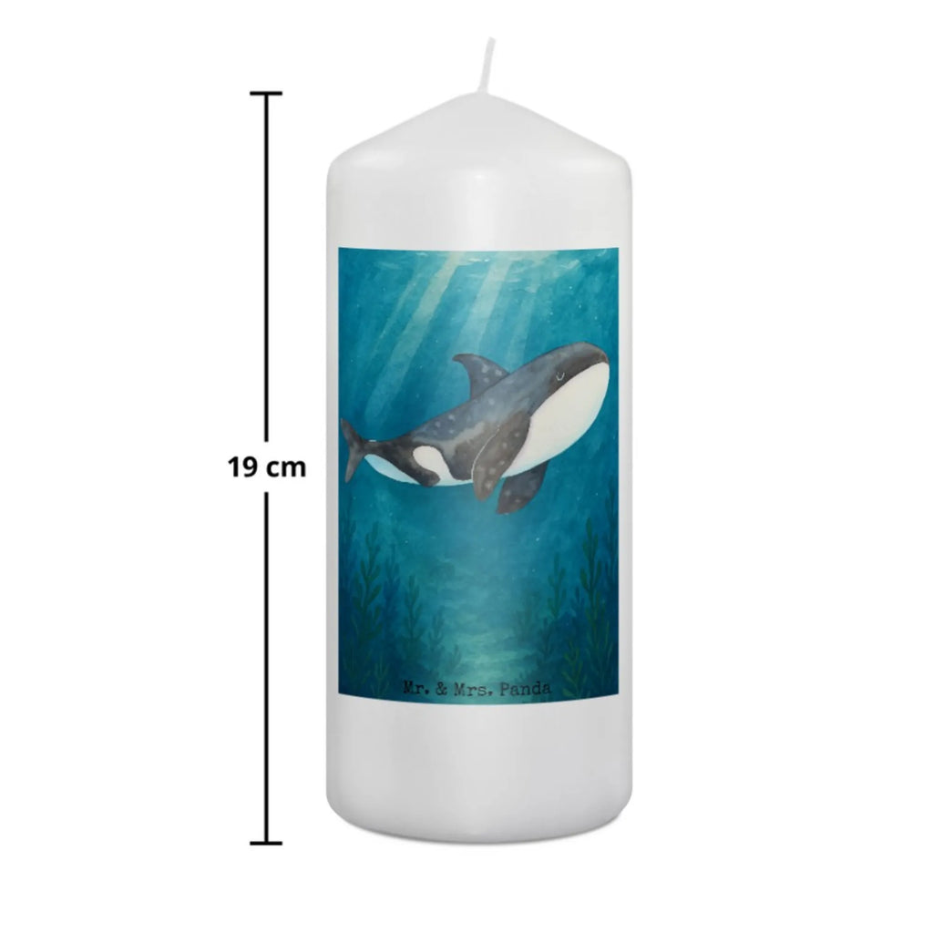 Kerze Orca Design Stearin­kerze, Stumpenkerze, Kerze Für Taufe, Stabkerze, Grabkerze, Kerze Mit Spruch, Streukerze, Kerze Für Firmung, Kerze Mit Fotoeinleger, Kerze Für Kommunion, Andachtskerze, Teelicht, Outdoor-Kerze, Kerze Für Geburtstag, Gartenkerze, Fair-Trade-Kerze, Kerze Ohne Duft, Kerze Für Weihnachten, Kerze Mit Prägung, Kerze Mit Namensgravur, Sojawachskerze, Handgemachte Kerze, Stumpenkerzen-Set, Kerze Für Hochzeit, Dinnerkerze, Dinnerkerzenpaar, Grablicht, Blockkerze, Laternenkerze, Tafelkerze, Kerze Für Ostern, Kerze, Votivkerze, Kerze Mit Gravur, Kerze Für Advent, Kerze Mit Motiv, Trauerkerze, Kerze Mit Duft, Handgegossene Kerze, Kerze Als Gastgeschenk, Duftkerze, Metall-Kerze, Tischkerze, Gedenkkerze, Glas-Kerze, Bio-Kerze, Meerestiere, Meer, Urlaub, Neustart, Selbstliebe, Startup, Motivation, Arbeit, Möglichkeiten, Orca, Wal, Killerwal, Orcas, Büro