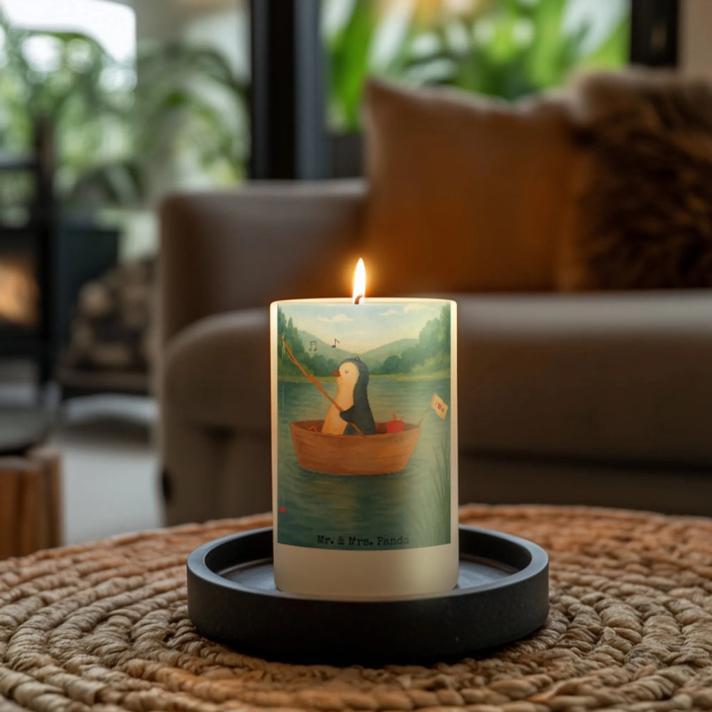 Kerze Pinguin Angelboot Design Handgemachte Kerze, Kerze Mit Prägung, Grabkerze, Kerze Für Firmung, Blockkerze, Gedenkkerze, Gartenkerze, Kerze Für Ostern, Stearin­kerze, Kerze Mit Gravur, Stumpenkerzen-Set, Trauerkerze, Kerze Für Taufe, Laternenkerze, Bio-Kerze, Stumpenkerze, Streukerze, Sojawachskerze, Stabkerze, Kerze Mit Fotoeinleger, Kerze Für Advent, Kerze Für Geburtstag, Votivkerze, Outdoor-Kerze, Tafelkerze, Kerze Mit Namensgravur, Tischkerze, Kerze Mit Duft, Dinnerkerze, Kerze Mit Spruch, Dinnerkerzenpaar, Kerze Für Hochzeit, Handgegossene Kerze, Andachtskerze, Kerze Als Gastgeschenk, Kerze Für Weihnachten, Kerze Ohne Duft, Kerze Für Kommunion, Grablicht, Glas-Kerze, Duftkerze, Teelicht, Kerze Mit Motiv, Metall-Kerze, Fair-Trade-Kerze, Kerze, Pinguin, Angeln, Trennung, Scheidung, Boot, Leben, Motivation, Neustart, Pinguine, Angelboot, Neuanfang, Geschenkidee Liebeskummer, Lebenslust, genießen