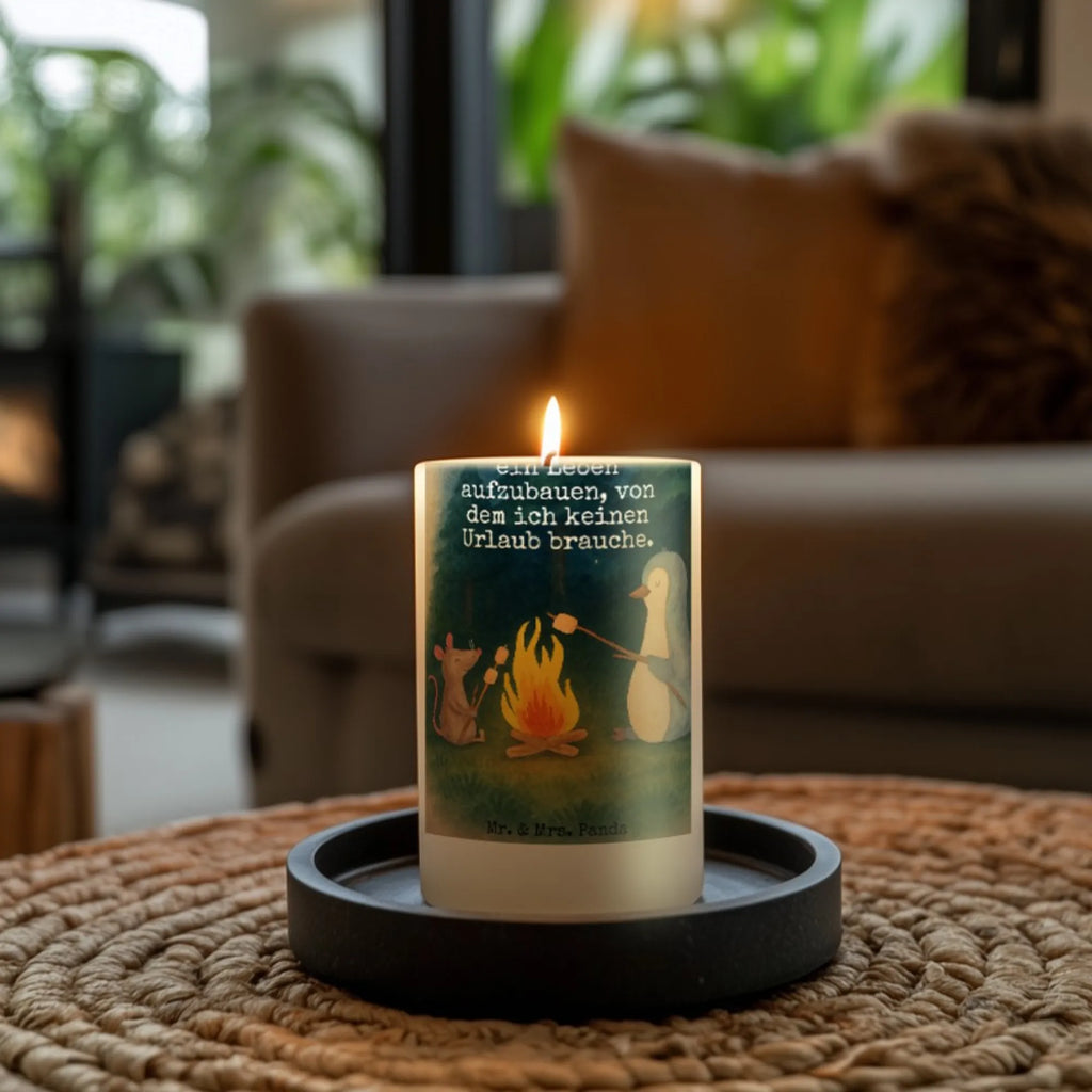 Kerze Pinguin Lagerfeuer Design Dinnerkerze, Handgegossene Kerze, Stabkerze, Kerze, Dinnerkerzenpaar, Fair-Trade-Kerze, Glas-Kerze, Outdoor-Kerze, Kerze Mit Motiv, Kerze Mit Namensgravur, Laternenkerze, Kerze Für Advent, Kerze Für Weihnachten, Gedenkkerze, Duftkerze, Trauerkerze, Metall-Kerze, Streukerze, Kerze Für Geburtstag, Teelicht, Gartenkerze, Blockkerze, Tafelkerze, Kerze Mit Spruch, Kerze Mit Fotoeinleger, Bio-Kerze, Votivkerze, Handgemachte Kerze, Kerze Mit Prägung, Tischkerze, Sojawachskerze, Kerze Als Gastgeschenk, Grablicht, Kerze Mit Gravur, Stearin­kerze, Andachtskerze, Kerze Für Ostern, Kerze Für Firmung, Kerze Für Taufe, Kerze Ohne Duft, Stumpenkerzen-Set, Stumpenkerze, Kerze Für Hochzeit, Grabkerze, Kerze Für Kommunion, Kerze Mit Duft, Pinguin, Pinguine, Job, Arbeit, Marshmallows, Leben, Lagerfeuer, Feuer, Büroalltag, Büro, Liebe, Motivation, Neustart, Lebensmotivation, Maus, grillen, Lebensspruch