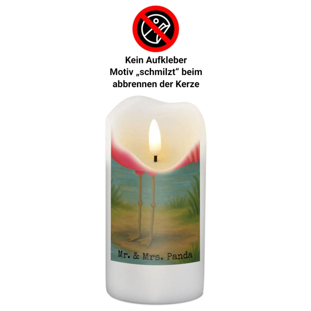 Kerze Flamingo Stolz Design Kerze Mit Namensgravur, Blockkerze, Kerze Für Weihnachten, Gedenkkerze, Kerze Für Advent, Kerze Mit Duft, Kerze Für Geburtstag, Kerze Mit Fotoeinleger, Gartenkerze, Metall-Kerze, Kerze Mit Gravur, Glas-Kerze, Kerze Für Firmung, Votivkerze, Kerze Mit Prägung, Fair-Trade-Kerze, Dinnerkerze, Kerze, Handgegossene Kerze, Kerze Für Kommunion, Handgemachte Kerze, Outdoor-Kerze, Stearin­kerze, Tafelkerze, Teelicht, Duftkerze, Grabkerze, Grablicht, Dinnerkerzenpaar, Kerze Für Ostern, Kerze Mit Spruch, Laternenkerze, Bio-Kerze, Kerze Als Gastgeschenk, Trauerkerze, Andachtskerze, Stabkerze, Streukerze, Kerze Für Taufe, Kerze Ohne Duft, Kerze Für Hochzeit, Kerze Mit Motiv, Sojawachskerze, Stumpenkerzen-Set, Stumpenkerze, Tischkerze, Flamingo, stolz, Mama, beste Freundin, Tochter, Freundin, Selbstakzeptanz, Selbstliebe, Schwester, Freude