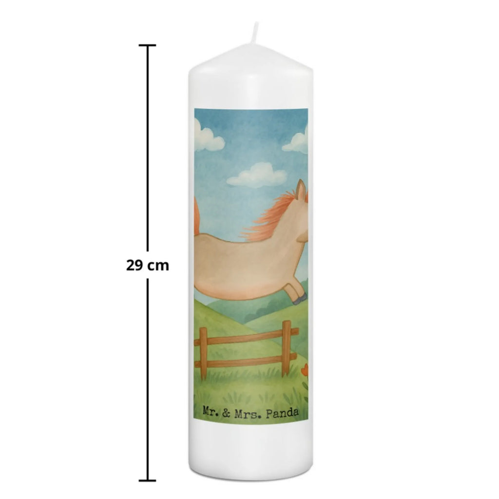 Kerze Pferd Springen Design Votivkerze, Stumpenkerze, Metall-Kerze, Kerze Für Taufe, Fair-Trade-Kerze, Laternenkerze, Bio-Kerze, Glas-Kerze, Kerze Für Weihnachten, Kerze, Kerze Ohne Duft, Kerze Für Ostern, Kerze Mit Gravur, Andachtskerze, Kerze Für Firmung, Kerze Mit Duft, Kerze Für Kommunion, Stumpenkerzen-Set, Kerze Mit Namensgravur, Kerze Für Geburtstag, Kerze Für Advent, Tischkerze, Handgemachte Kerze, Duftkerze, Dinnerkerze, Kerze Mit Spruch, Kerze Mit Motiv, Stearin­kerze, Grabkerze, Streukerze, Kerze Mit Fotoeinleger, Grablicht, Sojawachskerze, Dinnerkerzenpaar, Kerze Mit Prägung, Trauerkerze, Outdoor-Kerze, Blockkerze, Kerze Für Hochzeit, Teelicht, Kerze Als Gastgeschenk, Gartenkerze, Tafelkerze, Stabkerze, Gedenkkerze, Handgegossene Kerze, Bauernhof, Hoftiere, Landwirt, Landwirtin, Pferd, Pferdebesitzer, Stall, ausreiten, Pferde, reiten, Pony, Pferdestall