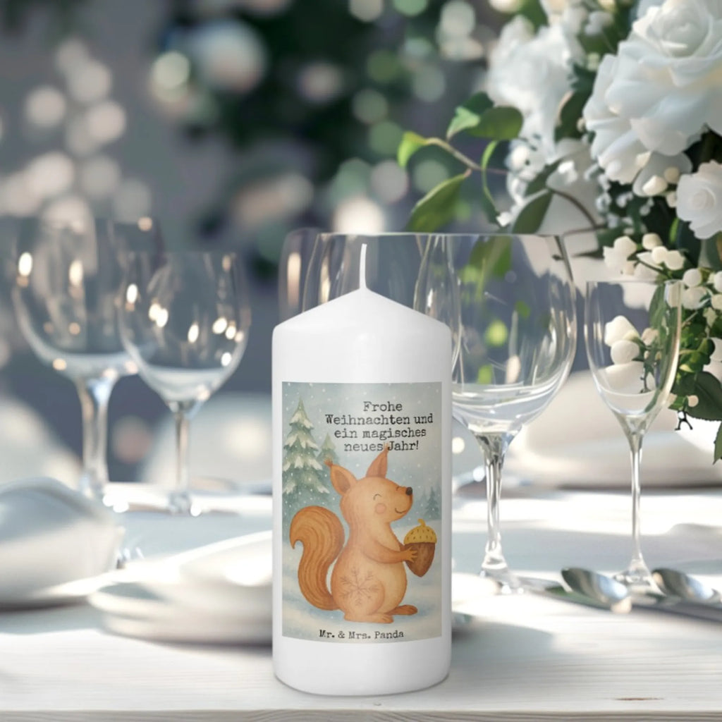 Kerze Eichhörnchen Weihnachten Design Gedenkkerze, Teelicht, Kerze Für Firmung, Tischkerze, Fair-Trade-Kerze, Kerze Für Kommunion, Gartenkerze, Stearin­kerze, Kerze Mit Prägung, Duftkerze, Glas-Kerze, Kerze Für Geburtstag, Trauerkerze, Streukerze, Dinnerkerze, Kerze Mit Duft, Handgegossene Kerze, Outdoor-Kerze, Metall-Kerze, Votivkerze, Kerze, Laternenkerze, Grablicht, Stumpenkerze, Kerze Mit Fotoeinleger, Kerze Für Weihnachten, Kerze Als Gastgeschenk, Handgemachte Kerze, Kerze Mit Motiv, Andachtskerze, Kerze Mit Gravur, Kerze Für Ostern, Blockkerze, Grabkerze, Kerze Mit Spruch, Kerze Für Taufe, Kerze Für Hochzeit, Sojawachskerze, Kerze Mit Namensgravur, Dinnerkerzenpaar, Stabkerze, Tafelkerze, Kerze Für Advent, Kerze Ohne Duft, Bio-Kerze, Stumpenkerzen-Set, Winter, Weihnachten, Weihnachtsdeko, Nikolaus, Advent, Heiligabend, Wintermotiv, Guten Rutsch, Frohe Weihnachten, Weihnachtsgruß, Frohes neues Jahr, Weihnachtsmotiv, Neujahr, Vogel