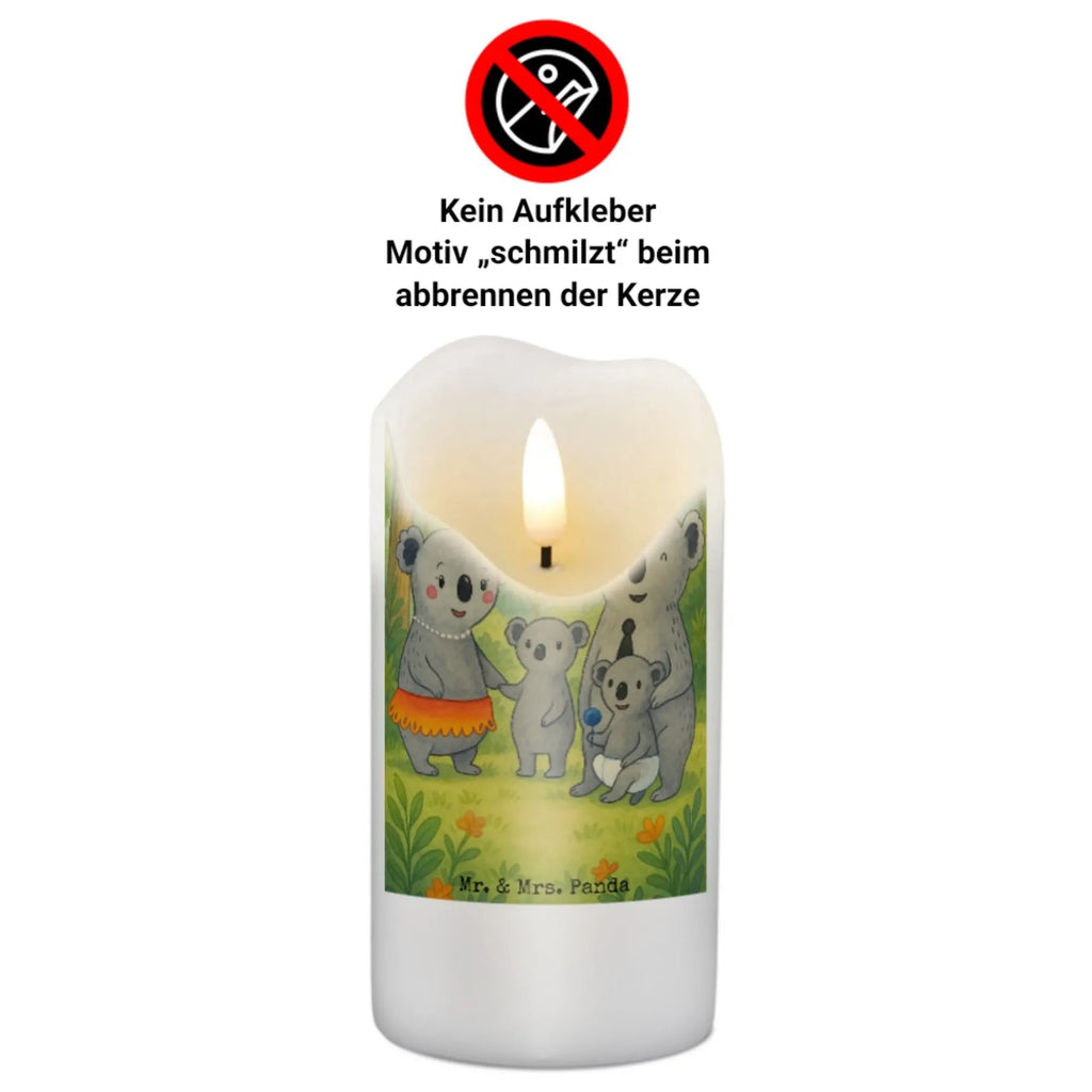 Kerze Koala Familie Design Metall-Kerze, Trauerkerze, Handgemachte Kerze, Blockkerze, Bio-Kerze, Kerze Ohne Duft, Kerze Für Firmung, Andachtskerze, Kerze Für Advent, Laternenkerze, Kerze, Kerze Mit Fotoeinleger, Kerze Für Geburtstag, Stearin­kerze, Stabkerze, Kerze Mit Spruch, Tischkerze, Kerze Mit Prägung, Kerze Mit Duft, Kerze Für Ostern, Kerze Mit Namensgravur, Kerze Als Gastgeschenk, Dinnerkerzenpaar, Dinnerkerze, Kerze Für Taufe, Stumpenkerze, Gartenkerze, Glas-Kerze, Kerze Für Weihnachten, Kerze Für Kommunion, Duftkerze, Kerze Für Hochzeit, Grabkerze, Tafelkerze, Stumpenkerzen-Set, Sojawachskerze, Handgegossene Kerze, Outdoor-Kerze, Streukerze, Gedenkkerze, Votivkerze, Kerze Mit Gravur, Kerze Mit Motiv, Fair-Trade-Kerze, Teelicht, Grablicht, Familie, Vatertag, Muttertag, Bruder, Schwester, Mama, Papa, Oma, Opa, Geschwister, Kinder, Family, Koala, Koalas, Familienleben