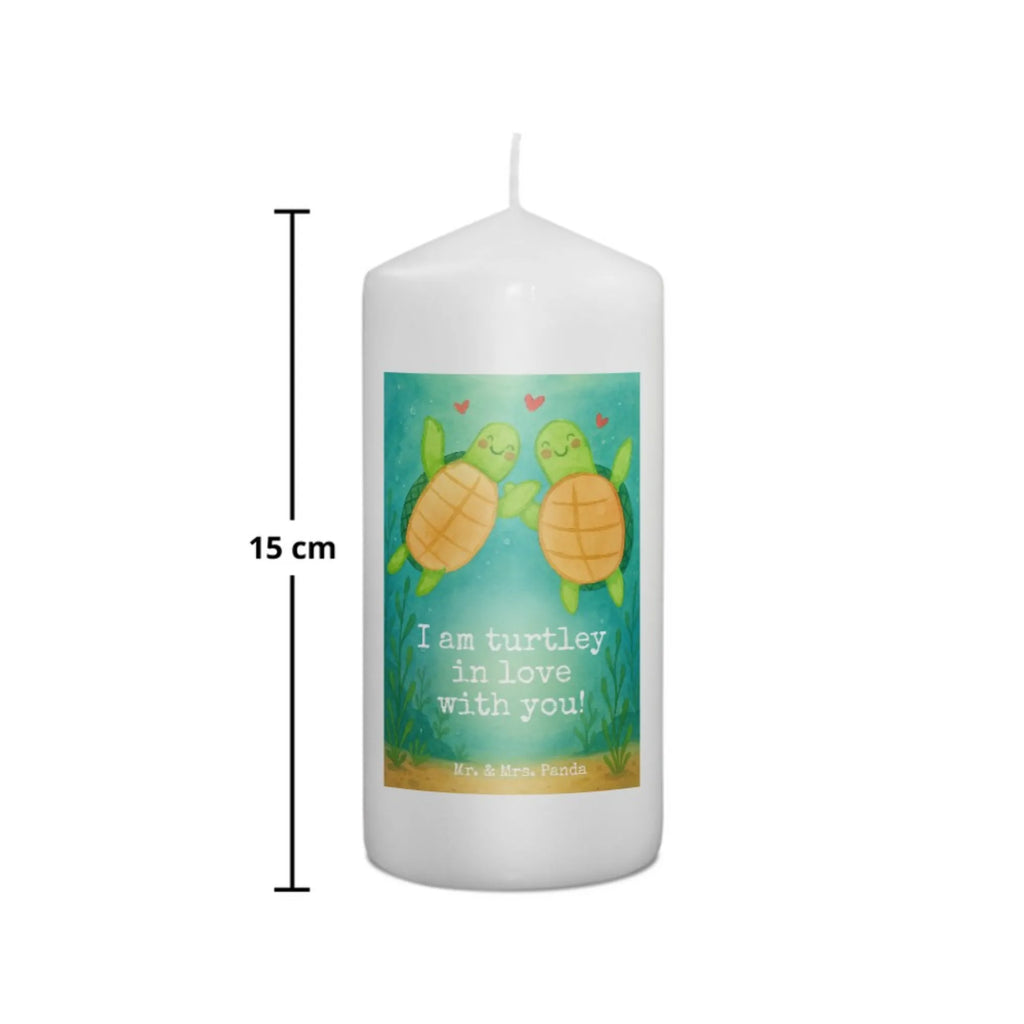 Kerze Schildkröten Paar Design Kerze Als Gastgeschenk, Kerze Für Advent, Dinnerkerze, Votivkerze, Fair-Trade-Kerze, Handgegossene Kerze, Trauerkerze, Kerze Für Weihnachten, Gedenkkerze, Streukerze, Stabkerze, Grablicht, Kerze Für Firmung, Kerze Für Hochzeit, Kerze Mit Namensgravur, Stumpenkerze, Gartenkerze, Duftkerze, Kerze Mit Motiv, Andachtskerze, Blockkerze, Kerze Für Kommunion, Glas-Kerze, Kerze, Kerze Mit Duft, Sojawachskerze, Handgemachte Kerze, Teelicht, Tafelkerze, Metall-Kerze, Bio-Kerze, Kerze Für Taufe, Kerze Ohne Duft, Laternenkerze, Outdoor-Kerze, Tischkerze, Kerze Mit Gravur, Kerze Für Ostern, Stumpenkerzen-Set, Kerze Für Geburtstag, Grabkerze, Kerze Mit Spruch, Stearin­kerze, Kerze Mit Prägung, Kerze Mit Fotoeinleger, Dinnerkerzenpaar, Liebe, Partner, Freund, Freundin, Ehemann, Ehefrau, Heiraten, Verlobung, Heiratsantrag, Liebesgeschenk, Jahrestag, Hocheitstag, Geschenk für Frauen, Liebesbeweis, für Ehemann, für Männer, Valentinstag, Mitbringsel, Hochzeitstag, Geschenk für Freundin, Geschenk für Partner