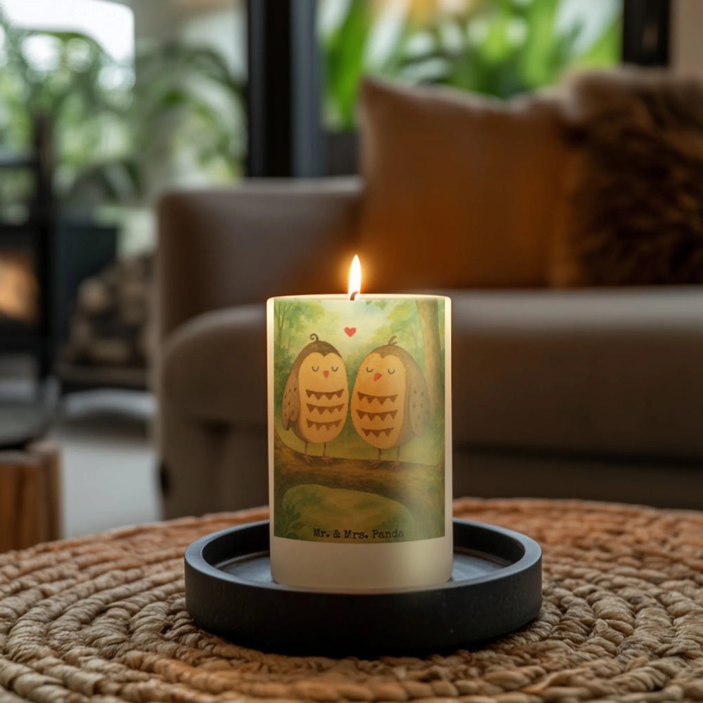 Kerze Eulen Liebe Design Kerze Mit Spruch, Kerze Für Advent, Dinnerkerze, Kerze Mit Fotoeinleger, Sojawachskerze, Stumpenkerzen-Set, Kerze Mit Prägung, Tafelkerze, Kerze, Handgemachte Kerze, Streukerze, Glas-Kerze, Kerze Für Firmung, Gartenkerze, Dinnerkerzenpaar, Teelicht, Kerze Ohne Duft, Kerze Mit Duft, Kerze Mit Gravur, Kerze Für Hochzeit, Stabkerze, Fair-Trade-Kerze, Grablicht, Kerze Mit Motiv, Votivkerze, Kerze Für Ostern, Kerze Für Kommunion, Kerze Für Weihnachten, Handgegossene Kerze, Kerze Als Gastgeschenk, Grabkerze, Andachtskerze, Duftkerze, Gedenkkerze, Laternenkerze, Tischkerze, Metall-Kerze, Outdoor-Kerze, Stumpenkerze, Kerze Für Geburtstag, Stearin­kerze, Trauerkerze, Kerze Für Taufe, Blockkerze, Kerze Mit Namensgravur, Bio-Kerze, Eule, Wortspiel lustig, Owl, Hochzeit Spruch, Freundin Geschenk, Eule Deko, Freund, Liebe, Liebe Spruch, All you need is love
