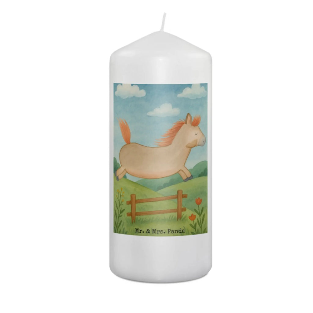 Kerze Pferd Springen Design Votivkerze, Stumpenkerze, Metall-Kerze, Kerze Für Taufe, Fair-Trade-Kerze, Laternenkerze, Bio-Kerze, Glas-Kerze, Kerze Für Weihnachten, Kerze, Kerze Ohne Duft, Kerze Für Ostern, Kerze Mit Gravur, Andachtskerze, Kerze Für Firmung, Kerze Mit Duft, Kerze Für Kommunion, Stumpenkerzen-Set, Kerze Mit Namensgravur, Kerze Für Geburtstag, Kerze Für Advent, Tischkerze, Handgemachte Kerze, Duftkerze, Dinnerkerze, Kerze Mit Spruch, Kerze Mit Motiv, Stearin­kerze, Grabkerze, Streukerze, Kerze Mit Fotoeinleger, Grablicht, Sojawachskerze, Dinnerkerzenpaar, Kerze Mit Prägung, Trauerkerze, Outdoor-Kerze, Blockkerze, Kerze Für Hochzeit, Teelicht, Kerze Als Gastgeschenk, Gartenkerze, Tafelkerze, Stabkerze, Gedenkkerze, Handgegossene Kerze, Bauernhof, Hoftiere, Landwirt, Landwirtin, Pferd, Pferdebesitzer, Stall, ausreiten, Pferde, reiten, Pony, Pferdestall