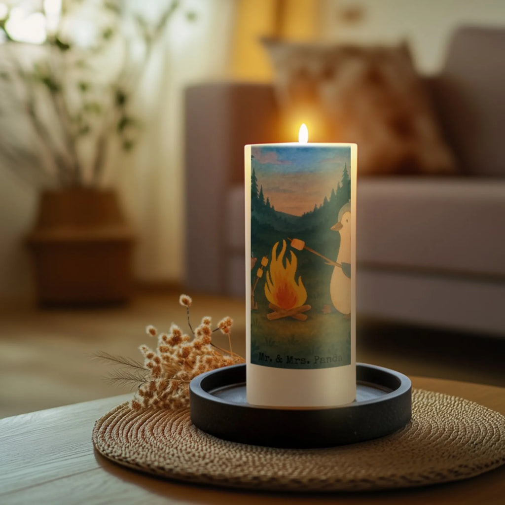 Kerze Pinguin Lagerfeuer Design Dinnerkerze, Handgegossene Kerze, Stabkerze, Kerze, Dinnerkerzenpaar, Fair-Trade-Kerze, Glas-Kerze, Outdoor-Kerze, Kerze Mit Motiv, Kerze Mit Namensgravur, Laternenkerze, Kerze Für Advent, Kerze Für Weihnachten, Gedenkkerze, Duftkerze, Trauerkerze, Metall-Kerze, Streukerze, Kerze Für Geburtstag, Teelicht, Gartenkerze, Blockkerze, Tafelkerze, Kerze Mit Spruch, Kerze Mit Fotoeinleger, Bio-Kerze, Votivkerze, Handgemachte Kerze, Kerze Mit Prägung, Tischkerze, Sojawachskerze, Kerze Als Gastgeschenk, Grablicht, Kerze Mit Gravur, Stearin­kerze, Andachtskerze, Kerze Für Ostern, Kerze Für Firmung, Kerze Für Taufe, Kerze Ohne Duft, Stumpenkerzen-Set, Stumpenkerze, Kerze Für Hochzeit, Grabkerze, Kerze Für Kommunion, Kerze Mit Duft, Pinguin, Pinguine, Job, Arbeit, Marshmallows, Leben, Lagerfeuer, Feuer, Büroalltag, Büro, Liebe, Motivation, Neustart, Lebensmotivation, Maus, grillen, Lebensspruch