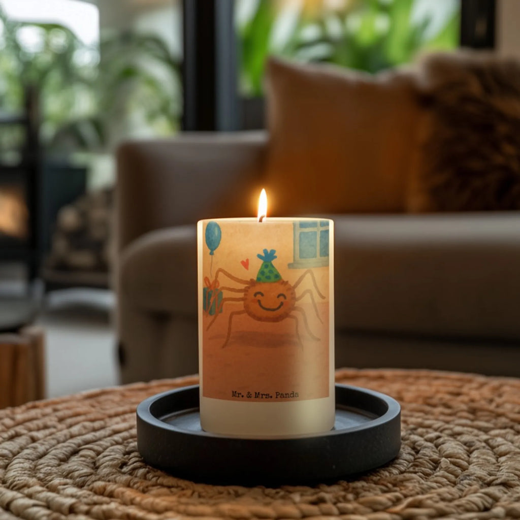 Kerze Spinne Agathe Party Design Glas-Kerze, Andachtskerze, Trauerkerze, Handgemachte Kerze, Sojawachskerze, Kerze Für Ostern, Kerze Für Kommunion, Kerze Für Hochzeit, Blockkerze, Kerze Als Gastgeschenk, Kerze Mit Gravur, Kerze, Stearin­kerze, Laternenkerze, Grablicht, Dinnerkerze, Kerze Mit Fotoeinleger, Duftkerze, Fair-Trade-Kerze, Kerze Mit Spruch, Kerze Für Firmung, Kerze Mit Namensgravur, Outdoor-Kerze, Kerze Für Weihnachten, Kerze Für Advent, Kerze Für Taufe, Streukerze, Kerze Mit Prägung, Votivkerze, Grabkerze, Handgegossene Kerze, Kerze Mit Duft, Stabkerze, Kerze Mit Motiv, Tafelkerze, Kerze Für Geburtstag, Bio-Kerze, Tischkerze, Teelicht, Gedenkkerze, Gartenkerze, Kerze Ohne Duft, Stumpenkerze, Dinnerkerzenpaar, Stumpenkerzen-Set, Metall-Kerze, Spinne Agathe, Spinne, Agathe, Videos, Merchandise, Glück, Selbstliebe, Motivation, Wunder