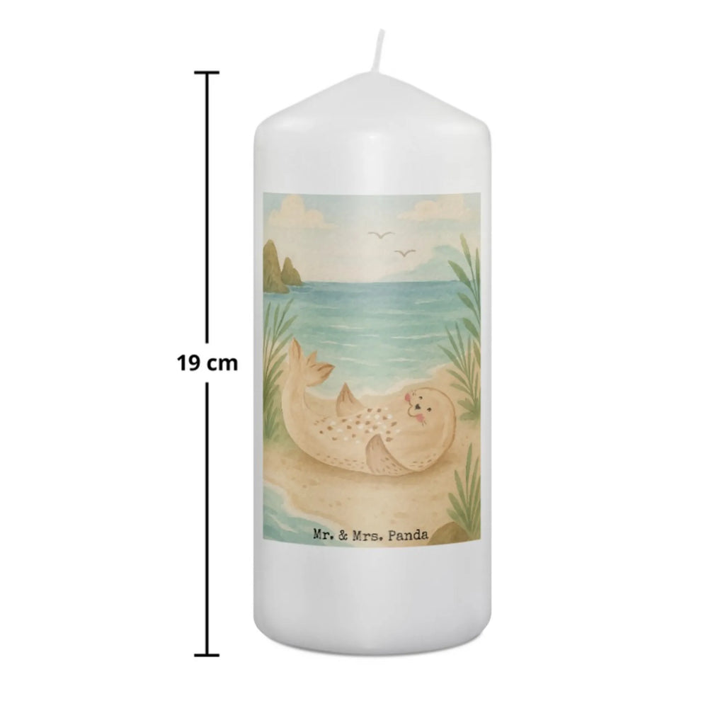 Kerze Robbe Liegen Design Teelicht, Kerze Ohne Duft, Kerze Mit Gravur, Grabkerze, Handgemachte Kerze, Kerze Für Weihnachten, Glas-Kerze, Laternenkerze, Kerze Mit Namensgravur, Tischkerze, Bio-Kerze, Sojawachskerze, Votivkerze, Stabkerze, Trauerkerze, Kerze Für Hochzeit, Kerze Für Firmung, Kerze Mit Spruch, Fair-Trade-Kerze, Gartenkerze, Outdoor-Kerze, Andachtskerze, Kerze Für Geburtstag, Stearin­kerze, Handgegossene Kerze, Stumpenkerzen-Set, Streukerze, Dinnerkerze, Kerze Für Advent, Kerze Mit Duft, Grablicht, Dinnerkerzenpaar, Tafelkerze, Kerze Mit Fotoeinleger, Kerze, Kerze Mit Prägung, Stumpenkerze, Metall-Kerze, Kerze Als Gastgeschenk, Kerze Für Ostern, Kerze Mit Motiv, Blockkerze, Kerze Für Taufe, Duftkerze, Gedenkkerze, Kerze Für Kommunion, Tiermotive, Gute Laune, lustige Sprüche, Tiere, Ostsee, Strand, Seehund, Nordsee, Meerestier, Robbe, Robben, Lachen, Freude