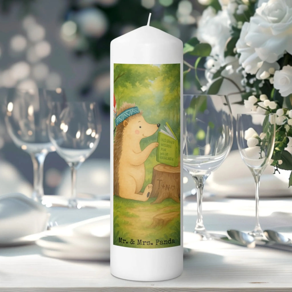 Kerze Igel Federschmuck Design Stumpenkerzen-Set, Kerze Ohne Duft, Stabkerze, Fair-Trade-Kerze, Duftkerze, Metall-Kerze, Blockkerze, Streukerze, Kerze Für Kommunion, Kerze Für Weihnachten, Dinnerkerzenpaar, Tischkerze, Handgemachte Kerze, Kerze Für Firmung, Kerze Mit Fotoeinleger, Kerze Mit Prägung, Teelicht, Kerze Mit Spruch, Kerze Mit Duft, Dinnerkerze, Stearin­kerze, Outdoor-Kerze, Trauerkerze, Votivkerze, Grabkerze, Bio-Kerze, Handgegossene Kerze, Kerze Mit Motiv, Kerze Für Geburtstag, Gartenkerze, Andachtskerze, Gedenkkerze, Kerze Für Hochzeit, Glas-Kerze, Kerze Für Taufe, Kerze Mit Namensgravur, Laternenkerze, Tafelkerze, Sojawachskerze, Kerze Mit Gravur, Kerze Für Advent, Grablicht, Kerze Als Gastgeschenk, Stumpenkerze, Kerze Für Ostern, Kerze, Waldtiere, Tiere, Abenteuer, Indianer, Camping, Lagerfeuer, Igel