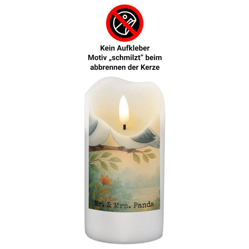 Kerze Turteltauben Liebe Design Kerze Für Firmung, Bio-Kerze, Kerze Für Ostern, Stabkerze, Handgegossene Kerze, Votivkerze, Streukerze, Handgemachte Kerze, Blockkerze, Grabkerze, Trauerkerze, Kerze Mit Prägung, Tafelkerze, Kerze Für Geburtstag, Fair-Trade-Kerze, Kerze Mit Motiv, Kerze Mit Namensgravur, Stearin­kerze, Sojawachskerze, Stumpenkerzen-Set, Laternenkerze, Kerze Mit Spruch, Kerze Ohne Duft, Kerze Mit Gravur, Duftkerze, Gedenkkerze, Kerze Für Advent, Glas-Kerze, Kerze Für Kommunion, Tischkerze, Grablicht, Teelicht, Andachtskerze, Dinnerkerze, Kerze, Metall-Kerze, Kerze Für Taufe, Kerze Für Hochzeit, Stumpenkerze, Dinnerkerzenpaar, Gartenkerze, Kerze Mit Duft, Kerze Für Weihnachten, Kerze Mit Fotoeinleger, Kerze Als Gastgeschenk, Outdoor-Kerze, Liebe, Partner, Freund, Freundin, Ehemann, Ehefrau, Heiraten, Verlobung, Heiratsantrag, Liebesgeschenk, Jahrestag, Hocheitstag, Verliebt, Tauben, Geschenk Hochzeit, Geschenk Freund, Turteltäubchen, Hochzeitstag, Turteltauben, Verlobt, Liebesbeweis, Geschenk Freundin, Verheiratet