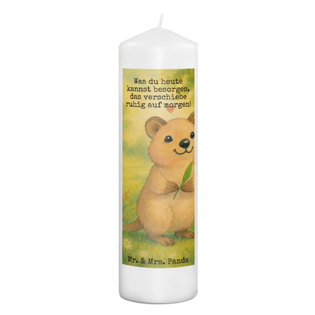 Kerze Quokka Happy Design Kerze Für Hochzeit, Bio-Kerze, Glas-Kerze, Kerze Mit Motiv, Sojawachskerze, Stabkerze, Gartenkerze, Grabkerze, Outdoor-Kerze, Gedenkkerze, Kerze Mit Fotoeinleger, Kerze Für Ostern, Stumpenkerzen-Set, Kerze Mit Prägung, Teelicht, Tafelkerze, Duftkerze, Kerze Mit Gravur, Kerze, Tischkerze, Kerze Für Weihnachten, Laternenkerze, Streukerze, Metall-Kerze, Kerze Ohne Duft, Kerze Für Firmung, Kerze Mit Namensgravur, Votivkerze, Stearin­kerze, Kerze Als Gastgeschenk, Fair-Trade-Kerze, Kerze Für Advent, Dinnerkerzenpaar, Stumpenkerze, Kerze Für Kommunion, Kerze Für Taufe, Dinnerkerze, Kerze Für Geburtstag, Kerze Mit Duft, Handgegossene Kerze, Andachtskerze, Trauerkerze, Grablicht, Blockkerze, Handgemachte Kerze, Kerze Mit Spruch, Tiermotive, Gute Laune, lustige Sprüche, Tiere, Lustiger Spruch, Dinge erledigen, Quokka, Verschieben, Aufschieberitis, Niedliches Tier