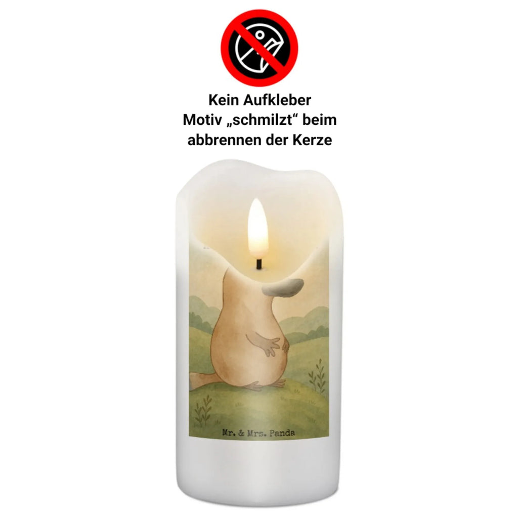 Kerze Schnabeltier Mut Design Stumpenkerze, Kerze Mit Spruch, Kerze Mit Namensgravur, Metall-Kerze, Kerze Für Geburtstag, Dinnerkerze, Kerze Mit Motiv, Laternenkerze, Duftkerze, Grabkerze, Andachtskerze, Trauerkerze, Kerze, Kerze Für Kommunion, Gartenkerze, Outdoor-Kerze, Stumpenkerzen-Set, Kerze Für Firmung, Kerze Für Weihnachten, Kerze Für Advent, Tafelkerze, Kerze Für Hochzeit, Kerze Mit Duft, Handgemachte Kerze, Kerze Mit Fotoeinleger, Kerze Mit Prägung, Blockkerze, Grablicht, Kerze Ohne Duft, Kerze Für Taufe, Teelicht, Sojawachskerze, Fair-Trade-Kerze, Kerze Mit Gravur, Dinnerkerzenpaar, Stabkerze, Glas-Kerze, Tischkerze, Gedenkkerze, Kerze Für Ostern, Votivkerze, Kerze Als Gastgeschenk, Stearin­kerze, Handgegossene Kerze, Bio-Kerze, Streukerze, Meerestiere, Meer, Urlaub, mutig, Neustart, Lebensweisheit, Mut, Arbeit, Neuanfang, Schnabeltiere, Schnabeltier, Büro, Motivation, Weltreise, Training, Raodtrip