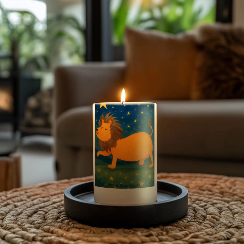 Kerze Sternzeichen Löwe Design Duftkerze, Dinnerkerzenpaar, Metall-Kerze, Streukerze, Kerze Mit Gravur, Stearin­kerze, Stumpenkerzen-Set, Votivkerze, Kerze Als Gastgeschenk, Kerze Mit Namensgravur, Handgegossene Kerze, Blockkerze, Sojawachskerze, Kerze Mit Fotoeinleger, Bio-Kerze, Kerze Mit Duft, Trauerkerze, Kerze Für Advent, Teelicht, Tafelkerze, Gedenkkerze, Kerze Für Hochzeit, Tischkerze, Kerze Für Kommunion, Dinnerkerze, Kerze Für Geburtstag, Glas-Kerze, Handgemachte Kerze, Grabkerze, Kerze Ohne Duft, Kerze, Stabkerze, Kerze Mit Spruch, Kerze Für Taufe, Kerze Für Firmung, Kerze Mit Prägung, Gartenkerze, Kerze Für Weihnachten, Fair-Trade-Kerze, Laternenkerze, Grablicht, Kerze Für Ostern, Kerze Mit Motiv, Andachtskerze, Outdoor-Kerze, Stumpenkerze, Tierkreiszeichen, Sternzeichen, Horoskop, Astrologie, Aszendent, Löwe Sternzeichen, Geschenk August, Geburtstag Juli, Geburtstag August, König der Tiere, Geschenk Juli, Löwe Geschenk