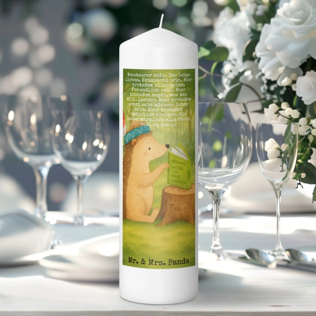 Kerze Igel Federschmuck Design Stumpenkerzen-Set, Kerze Ohne Duft, Stabkerze, Fair-Trade-Kerze, Duftkerze, Metall-Kerze, Blockkerze, Streukerze, Kerze Für Kommunion, Kerze Für Weihnachten, Dinnerkerzenpaar, Tischkerze, Handgemachte Kerze, Kerze Für Firmung, Kerze Mit Fotoeinleger, Kerze Mit Prägung, Teelicht, Kerze Mit Spruch, Kerze Mit Duft, Dinnerkerze, Stearin­kerze, Outdoor-Kerze, Trauerkerze, Votivkerze, Grabkerze, Bio-Kerze, Handgegossene Kerze, Kerze Mit Motiv, Kerze Für Geburtstag, Gartenkerze, Andachtskerze, Gedenkkerze, Kerze Für Hochzeit, Glas-Kerze, Kerze Für Taufe, Kerze Mit Namensgravur, Laternenkerze, Tafelkerze, Sojawachskerze, Kerze Mit Gravur, Kerze Für Advent, Grablicht, Kerze Als Gastgeschenk, Stumpenkerze, Kerze Für Ostern, Kerze, Waldtiere, Tiere, Abenteuer, Indianer, Camping, Lagerfeuer, Igel