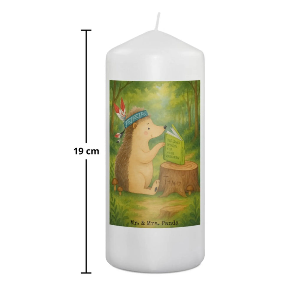 Kerze Igel Federschmuck Design Stumpenkerzen-Set, Kerze Ohne Duft, Stabkerze, Fair-Trade-Kerze, Duftkerze, Metall-Kerze, Blockkerze, Streukerze, Kerze Für Kommunion, Kerze Für Weihnachten, Dinnerkerzenpaar, Tischkerze, Handgemachte Kerze, Kerze Für Firmung, Kerze Mit Fotoeinleger, Kerze Mit Prägung, Teelicht, Kerze Mit Spruch, Kerze Mit Duft, Dinnerkerze, Stearin­kerze, Outdoor-Kerze, Trauerkerze, Votivkerze, Grabkerze, Bio-Kerze, Handgegossene Kerze, Kerze Mit Motiv, Kerze Für Geburtstag, Gartenkerze, Andachtskerze, Gedenkkerze, Kerze Für Hochzeit, Glas-Kerze, Kerze Für Taufe, Kerze Mit Namensgravur, Laternenkerze, Tafelkerze, Sojawachskerze, Kerze Mit Gravur, Kerze Für Advent, Grablicht, Kerze Als Gastgeschenk, Stumpenkerze, Kerze Für Ostern, Kerze, Waldtiere, Tiere, Abenteuer, Indianer, Camping, Lagerfeuer, Igel