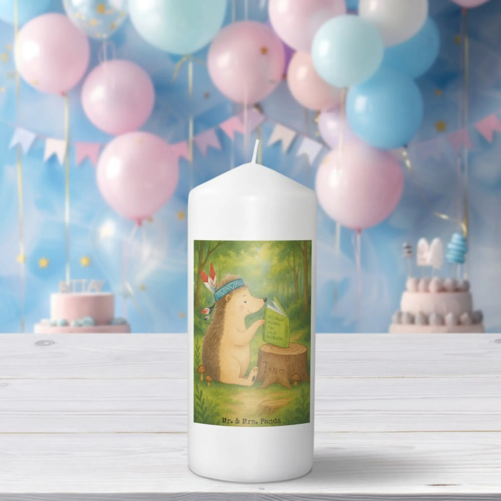 Kerze Igel Federschmuck Design Stumpenkerzen-Set, Kerze Ohne Duft, Stabkerze, Fair-Trade-Kerze, Duftkerze, Metall-Kerze, Blockkerze, Streukerze, Kerze Für Kommunion, Kerze Für Weihnachten, Dinnerkerzenpaar, Tischkerze, Handgemachte Kerze, Kerze Für Firmung, Kerze Mit Fotoeinleger, Kerze Mit Prägung, Teelicht, Kerze Mit Spruch, Kerze Mit Duft, Dinnerkerze, Stearin­kerze, Outdoor-Kerze, Trauerkerze, Votivkerze, Grabkerze, Bio-Kerze, Handgegossene Kerze, Kerze Mit Motiv, Kerze Für Geburtstag, Gartenkerze, Andachtskerze, Gedenkkerze, Kerze Für Hochzeit, Glas-Kerze, Kerze Für Taufe, Kerze Mit Namensgravur, Laternenkerze, Tafelkerze, Sojawachskerze, Kerze Mit Gravur, Kerze Für Advent, Grablicht, Kerze Als Gastgeschenk, Stumpenkerze, Kerze Für Ostern, Kerze, Waldtiere, Tiere, Abenteuer, Indianer, Camping, Lagerfeuer, Igel