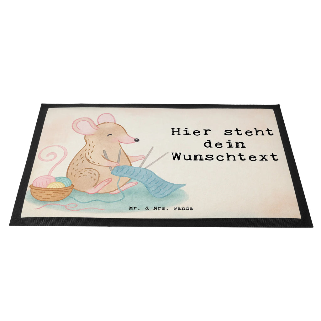 Personalisierte Fußmatte Maus Stricken Design Haustürmatte personalisiert, Türvorleger personalisiert, Fußmatte bedrucken, Namensfussmatte, Bedrucken, Personalisiert, Personalisieruung, Personalisierte Fußmatte, Türvorleger mit Namen, Fußmatte mit Namen, Wunschnamen, Geschenk, Sport, Sportart, Hobby, Schenken, Danke, Dankeschön, Auszeichnung, Gewinn, Sportler, Stricken, DIY