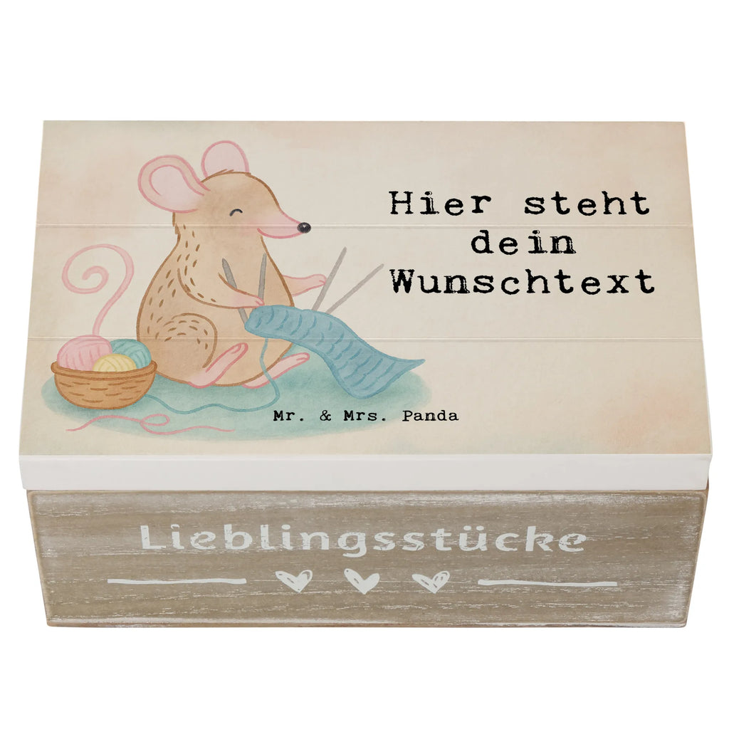 Personalisierte Holzkiste Maus Stricken Design Kiste Personalisiert, Dekokiste mit Namen, Aufbewahrungsbox Personalisiert, Kiste mit Namen, Erinnerungsbox Personalisiert, Erinnerungskiste, Schatulle Personalisiert, Truhe Personalisiert, Dekokiste Personalisiert, Erinnerungsbox mit Namen, Schatulle mit Namen, Aufbewahrungsbox mit Namen, Holzkiste Personalisiert, Erinnerungskiste Personalisiert, mit Namen, Truhe mit Namen, Geschenkbox personalisiert, GEschenkdose personalisiert, Holzkiste mit Namen, Schatzkiste mit Namen, Schatzkiste Personalisiert, Geschenk, Sport, Sportart, Hobby, Schenken, Danke, Dankeschön, Auszeichnung, Gewinn, Sportler, Stricken, DIY
