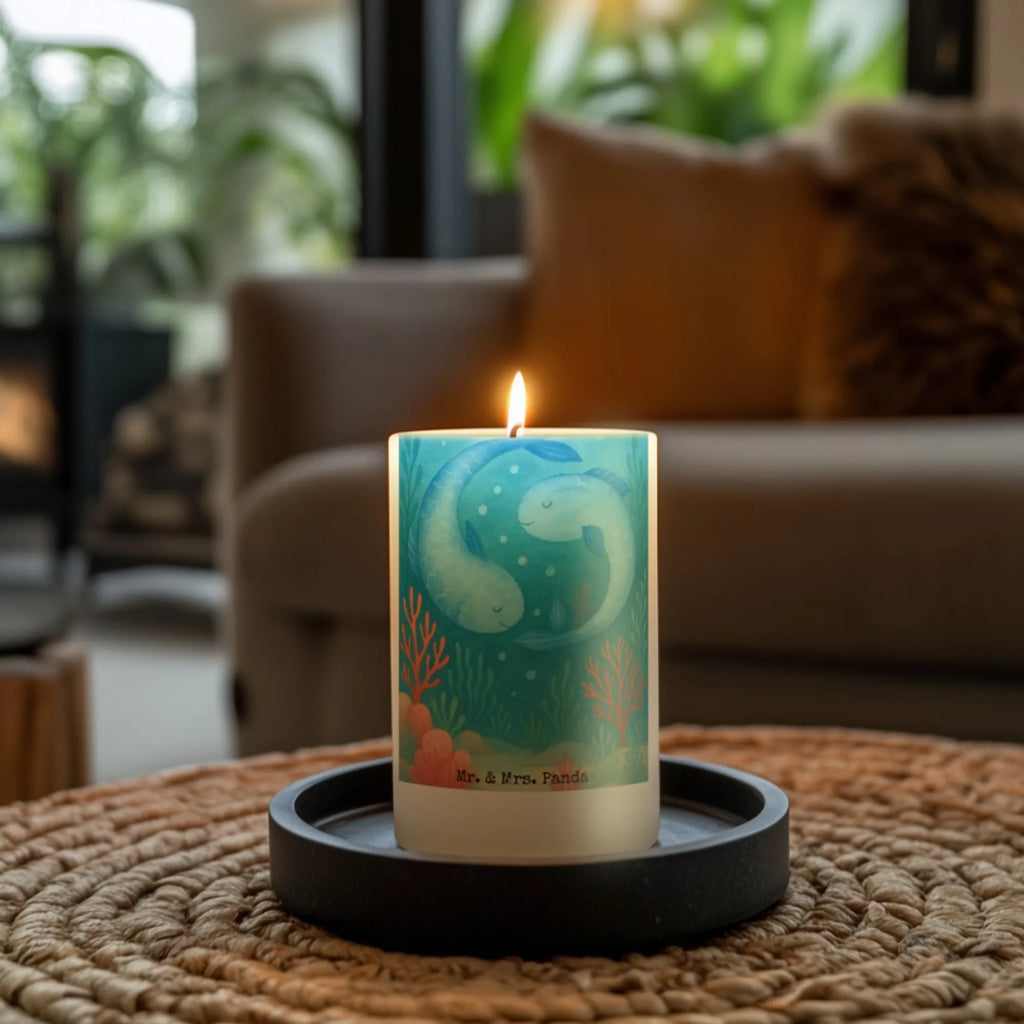 Kerze Sternzeichen Fische Design Bio-Kerze, Handgemachte Kerze, Handgegossene Kerze, Kerze Ohne Duft, Stumpenkerze, Tafelkerze, Gedenkkerze, Dinnerkerzenpaar, Sojawachskerze, Duftkerze, Kerze Mit Spruch, Kerze Für Advent, Grablicht, Kerze Für Kommunion, Blockkerze, Stearin­kerze, Kerze Für Ostern, Kerze Für Hochzeit, Kerze Für Geburtstag, Outdoor-Kerze, Kerze Für Taufe, Gartenkerze, Kerze Mit Prägung, Fair-Trade-Kerze, Kerze Als Gastgeschenk, Grabkerze, Stabkerze, Streukerze, Kerze Mit Duft, Andachtskerze, Teelicht, Tischkerze, Kerze Mit Gravur, Stumpenkerzen-Set, Kerze Mit Namensgravur, Metall-Kerze, Kerze Mit Fotoeinleger, Glas-Kerze, Trauerkerze, Kerze Für Weihnachten, Laternenkerze, Kerze Mit Motiv, Votivkerze, Kerze, Kerze Für Firmung, Dinnerkerze, Tierkreiszeichen, Sternzeichen, Horoskop, Astrologie, Aszendent, Geschenk Februar, Fische Sternbild, Fische Geschenk, Geburtstag März, Geschenk März, Fisch, Geburtstag Februar, Fische Sternzeichen