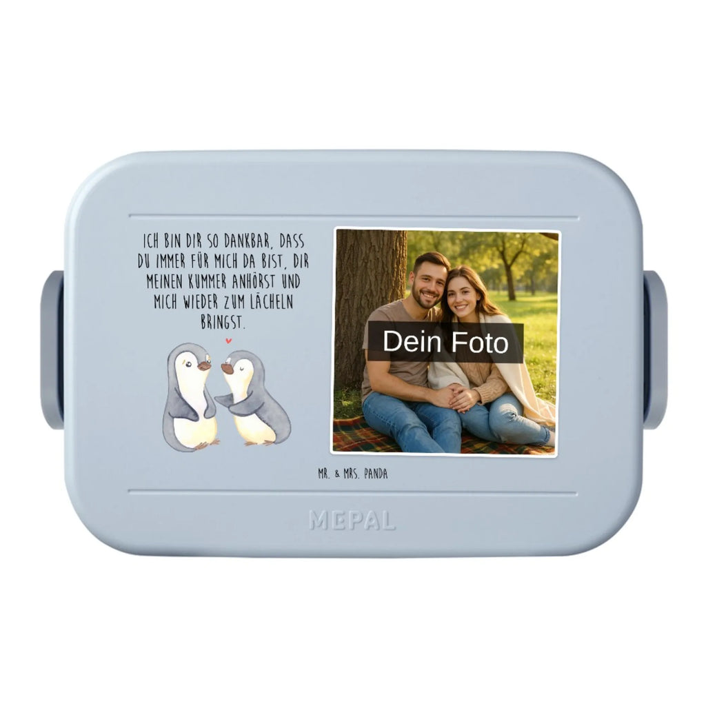 MEPAL Foto Bentobox Pinguine trösten Foto Bentobox, Foto Lunchbox, Foto Brotdose, Liebe, Partner, Freund, Freundin, Ehemann, Ehefrau, Heiraten, Verlobung, Heiratsantrag, Liebesgeschenk, Jahrestag, Hocheitstag, Hochzeitstag, für Ehemann, für Männer, Geschenk für Frauen, Liebesbeweis, Geschenk für Freundin, Valentinstag, Geschenk für Partner, Mitbringsel