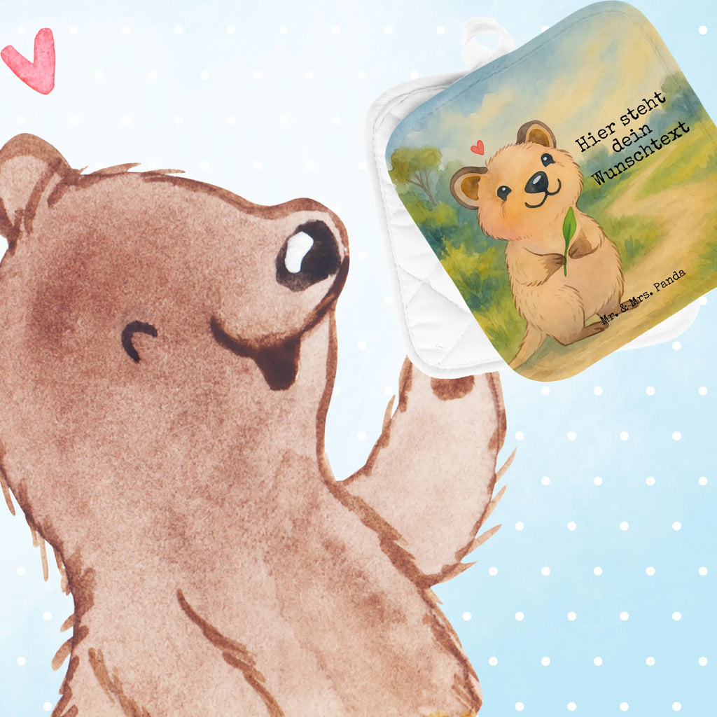 Personalisierte Topflappen Quokka Happy Design Topflappen personalisiert, Personalisierter Ofenhandschuh, Topflappen Set personalisiert, Namensaufdruck, Personalisierte Topfuntersetzer, Topflappen mit Namen, Tiermotive, Gute Laune, lustige Sprüche, Tiere, Dinge erledigen, Niedliches Tier, Aufschieberitis, Quokka, Verschieben, Lustiger Spruch