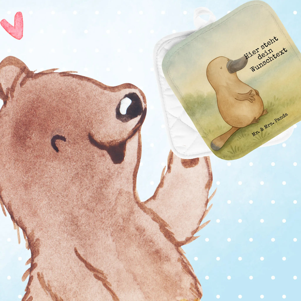 Personalisierte Topflappen Schnabeltier Mut Design Topflappen personalisiert, Personalisierte Topfuntersetzer, Topflappen mit Namen, Namensaufdruck, Topflappen Set personalisiert, Personalisierter Ofenhandschuh, Meerestiere, Meer, Urlaub, Arbeit, Mut, mutig, Schnabeltier, Lebensweisheit, Neustart, Motivation, Weltreise, Neuanfang, Training, Büro, Raodtrip, Schnabeltiere