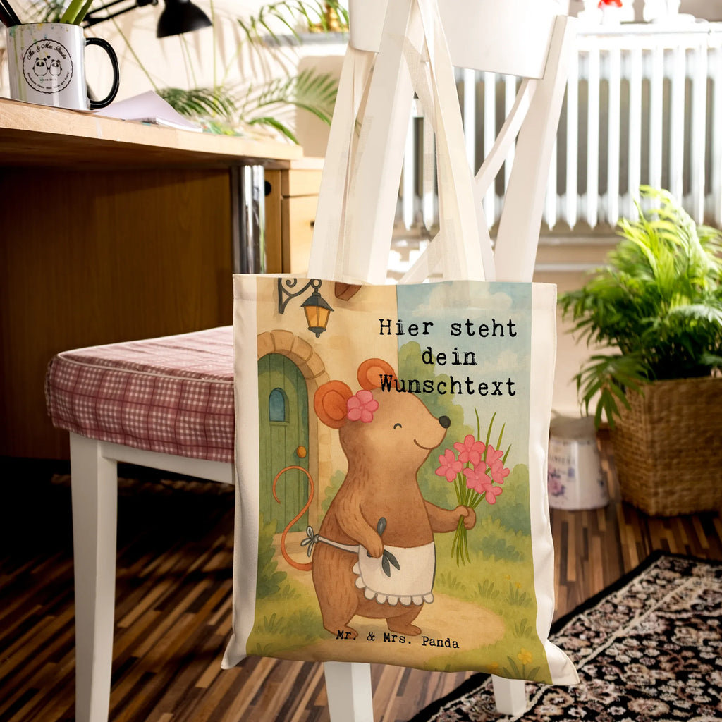 Personalisierte Tragetasche Maus Beste Nachbarin der Welt Design Personalisierte Jutetasche, Personalisierter Beutel, Einkaufstasche mit Namen, Personalisierter Stoffbeutel, Personalisierter Jutebeutel, Personalisierte Beuteltasche, Personalisierte Kindergartentasche, Stoffbeutel mit Namen, Tragetasche mit Namen, Personalisierte Einkaufstasche, Personalisierte Tasche, für, Dankeschön, Geschenk, Schenken, Geburtstag, Geburtstagsgeschenk, Geschenkidee, Danke, Bedanken, Mitbringsel, Freude machen, Geschenktipp, Freundschaft, Bewohnerin, Nachbarschaft, Nachbarin, Freundin, Anwohnerin, Angrenzer, Nachbarn