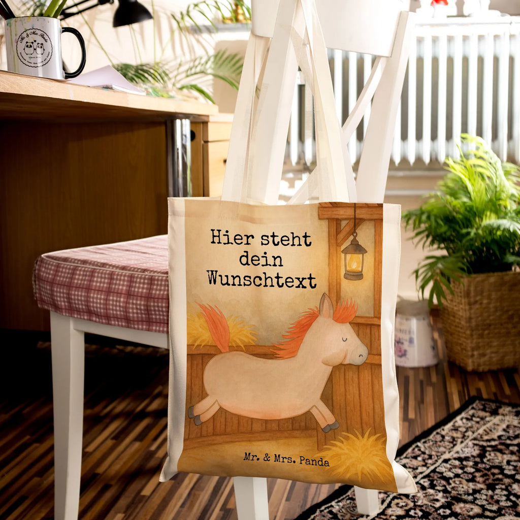 Personalisierte Tragetasche Pferd Springen Design Personalisierter Stoffbeutel, Einkaufstasche mit Namen, Personalisierte Einkaufstasche, Tragetasche mit Namen, Personalisierte Tasche, Personalisierte Jutetasche, Personalisierter Beutel, Personalisierter Jutebeutel, Personalisierte Kindergartentasche, Stoffbeutel mit Namen, Personalisierte Beuteltasche, Bauernhof, Hoftiere, Landwirt, Landwirtin, Pferdestall, Stall, Pony, reiten, Pferde, Pferdebesitzer, ausreiten, Pferd