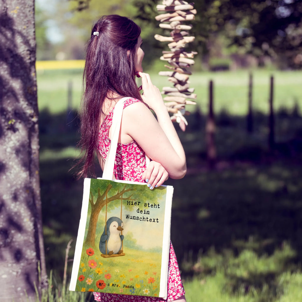 Personalisierte Tragetasche Pinguin Beste Omi der Welt Design Personalisierte Beuteltasche, Personalisierte Kindergartentasche, Personalisierter Stoffbeutel, Einkaufstasche mit Namen, Personalisierte Einkaufstasche, Personalisierter Jutebeutel, Stoffbeutel mit Namen, Personalisierte Jutetasche, Tragetasche mit Namen, Personalisierte Tasche, Personalisierter Beutel, für, Dankeschön, Geschenk, Schenken, Geburtstag, Geburtstagsgeschenk, Geschenkidee, Danke, Bedanken, Mitbringsel, Freude machen, Geschenktipp, Omi, Enkelin, Großmutter, Kleinigkeit, Großpapa, Großmama, Omma, Enkel, Bester, Enkelkind, Ommi, Oma