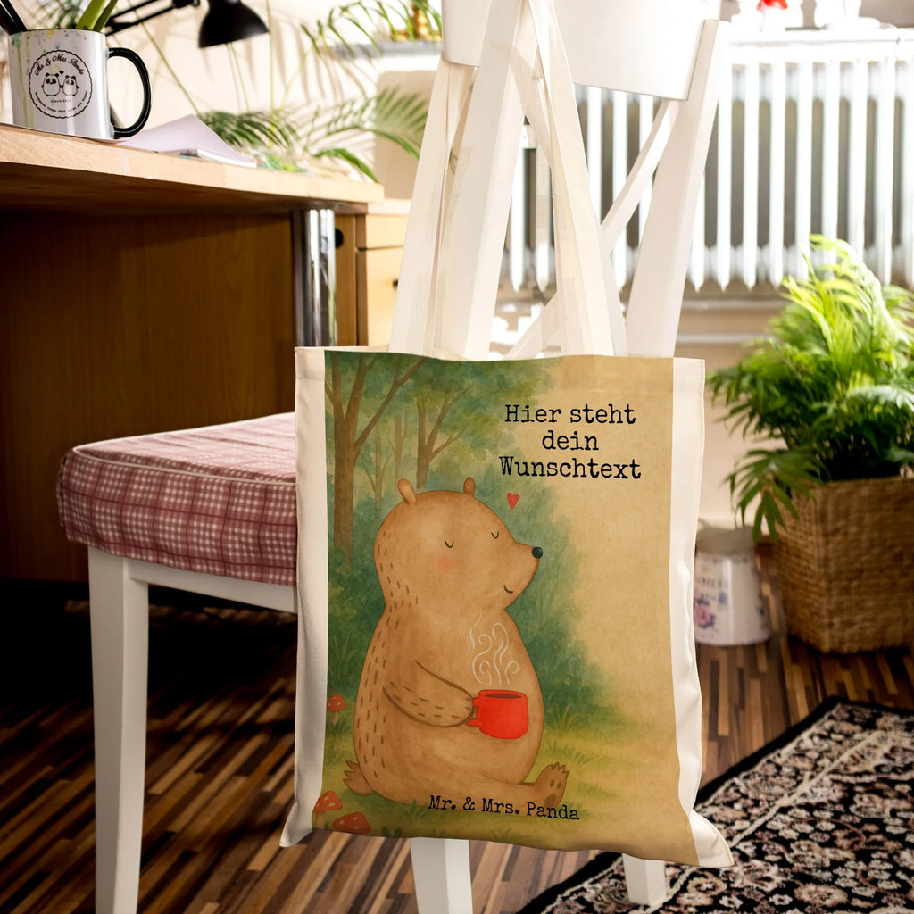Personalisierte Tragetasche Bär Kaffee Design Personalisierte Tasche, Personalisierte Kindergartentasche, Personalisierter Beutel, Personalisierte Beuteltasche, Tragetasche mit Namen, Personalisierte Einkaufstasche, Stoffbeutel mit Namen, Einkaufstasche mit Namen, Personalisierter Stoffbeutel, Personalisierter Jutebeutel, Personalisierte Jutetasche, Bär, Teddy, Teddybär, Welt retten, Kaffee, Welt erobern, Coffee, Morgenroutine, guten Morgen, Bären, Motivation