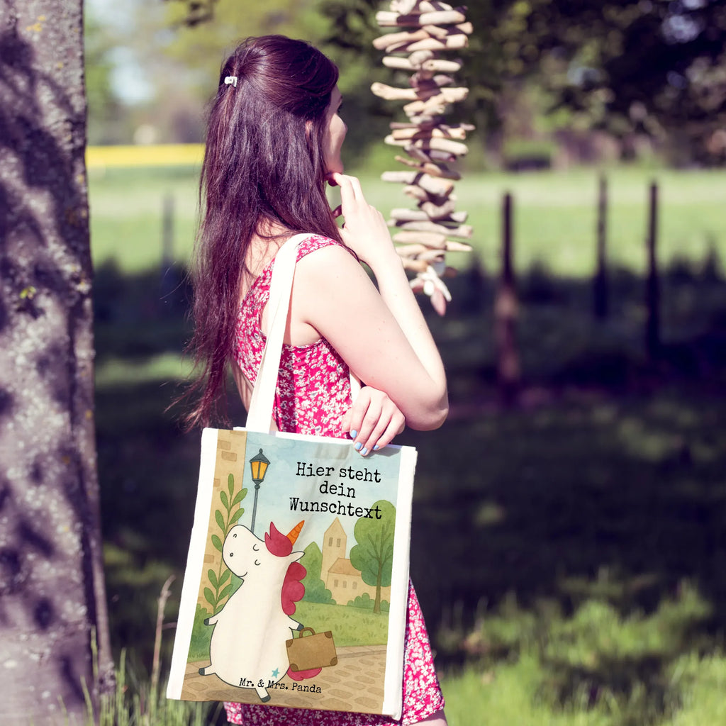 Personalisierte Tragetasche Einhorn Koffer Design Personalisierte Kindergartentasche, Tragetasche mit Namen, Personalisierter Beutel, Personalisierter Stoffbeutel, Stoffbeutel mit Namen, Personalisierte Tasche, Personalisierte Beuteltasche, Personalisierte Einkaufstasche, Personalisierte Jutetasche, Personalisierter Jutebeutel, Einkaufstasche mit Namen, Einhorn, Einhörner, Einhorn Deko, Unicorn, albern, Kind, Gepäck, Abenteuer, Spaß, Verreisen, lustig, unicorn, Koffer, witzig, Reise, Erwachsen