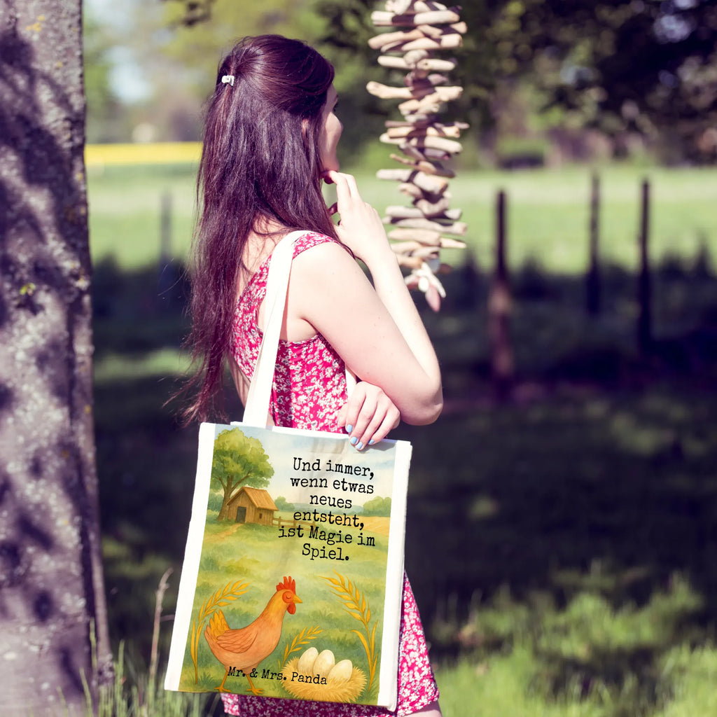 Tragetasche Huhn Stolz Design Shopper, Strandtasche, Jutetasche, Beutel, Einkaufstüte, Umhängetasche, Stoffbeutel, Badetasche, Schultertasche, Einkaufstasche, Jutebeutel, Beuteltasche, Stofftasche, Tasche, Laptoptasche, Tragetasche, Bauernhof, Hoftiere, Landwirt, Landwirtin, Spruch, Landleben, Eier, Magie, Hof, Henne, Hühner, Hahn, Motivation, Schwangerschaft, Geburt