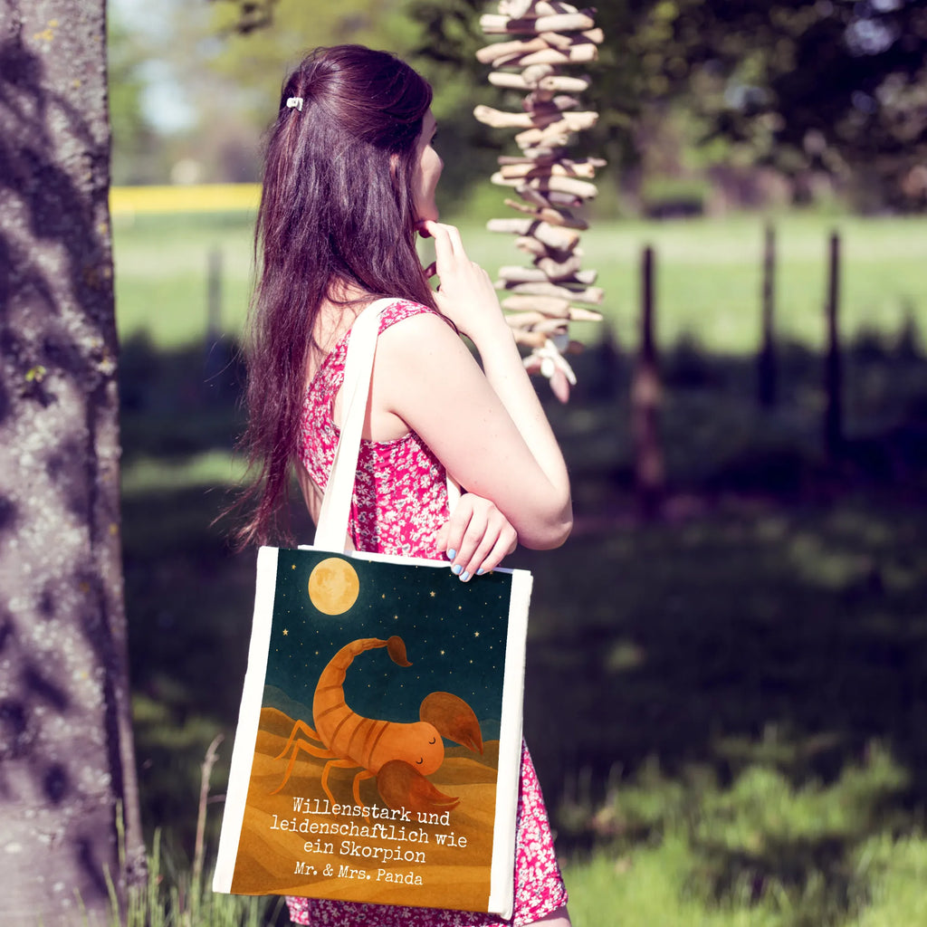 Tragetasche Sternzeichen Skorpion Design Shopper, Strandtasche, Jutetasche, Beutel, Laptoptasche, Einkaufstasche, Schultertasche, Stofftasche, Tragetasche, Tasche, Einkaufstüte, Umhängetasche, Badetasche, Beuteltasche, Stoffbeutel, Jutebeutel, Tierkreiszeichen, Sternzeichen, Horoskop, Astrologie, Aszendent, Geburtstag Oktober, Geschenk Oktober, Geburtstag November, Geschenk November, Skorpione, Skorpion Sternzeichen, Skorpion Geschenk