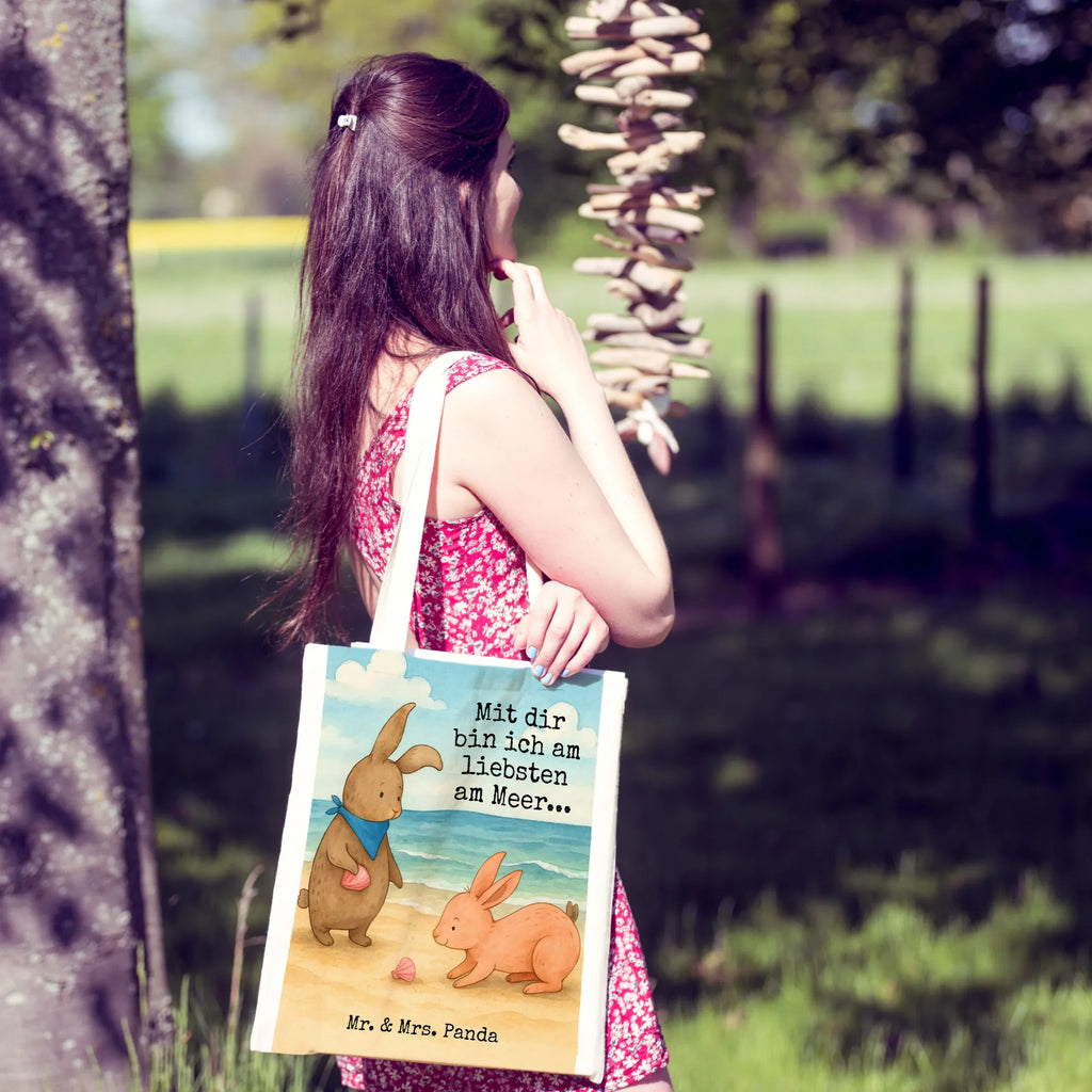 Tragetasche Hasen Muschel Design Strandtasche, Jutetasche, Umhängetasche, Badetasche, Jutebeutel, Stofftasche, Beuteltasche, Einkaufstasche, Stoffbeutel, Beutel, Tragetasche, Tasche, Schultertasche, Einkaufstüte, Shopper, Laptoptasche, Familie, Vatertag, Muttertag, Bruder, Schwester, Mama, Papa, Oma, Opa, Muscheln sammeln, BFF, Hasen, beste Freundin, Freundin, best friends, Muscheln, Freundinnen, Meer