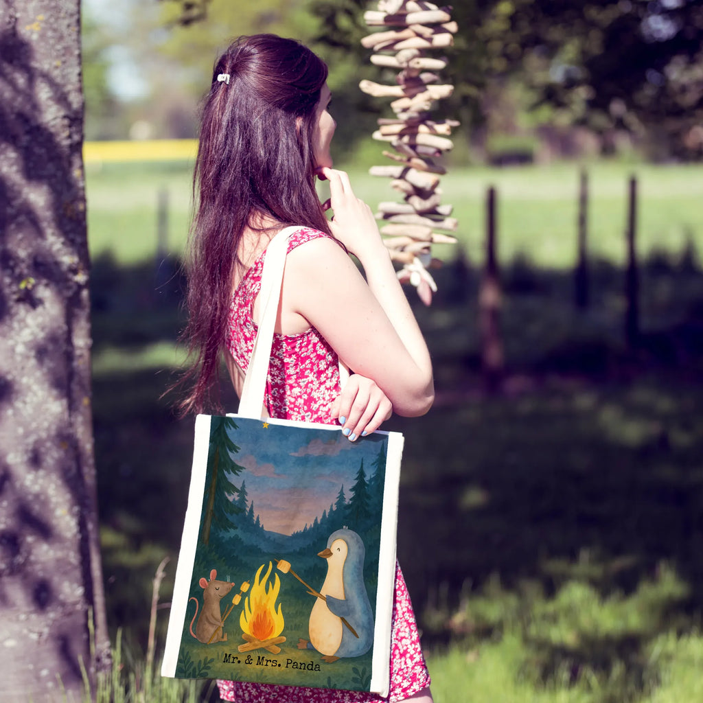 Tragetasche Pinguin Lagerfeuer Design Einkaufstasche, Beuteltasche, Laptoptasche, Einkaufstüte, Tasche, Umhängetasche, Badetasche, Schultertasche, Tragetasche, Beutel, Strandtasche, Jutebeutel, Stoffbeutel, Jutetasche, Shopper, Stofftasche, Pinguin, Marshmallows, Motivation, Liebe, Pinguine, Feuer, Büro, Arbeit, Lebensspruch, Neustart, Maus, Büroalltag, Lagerfeuer, Leben, grillen, Job, Lebensmotivation